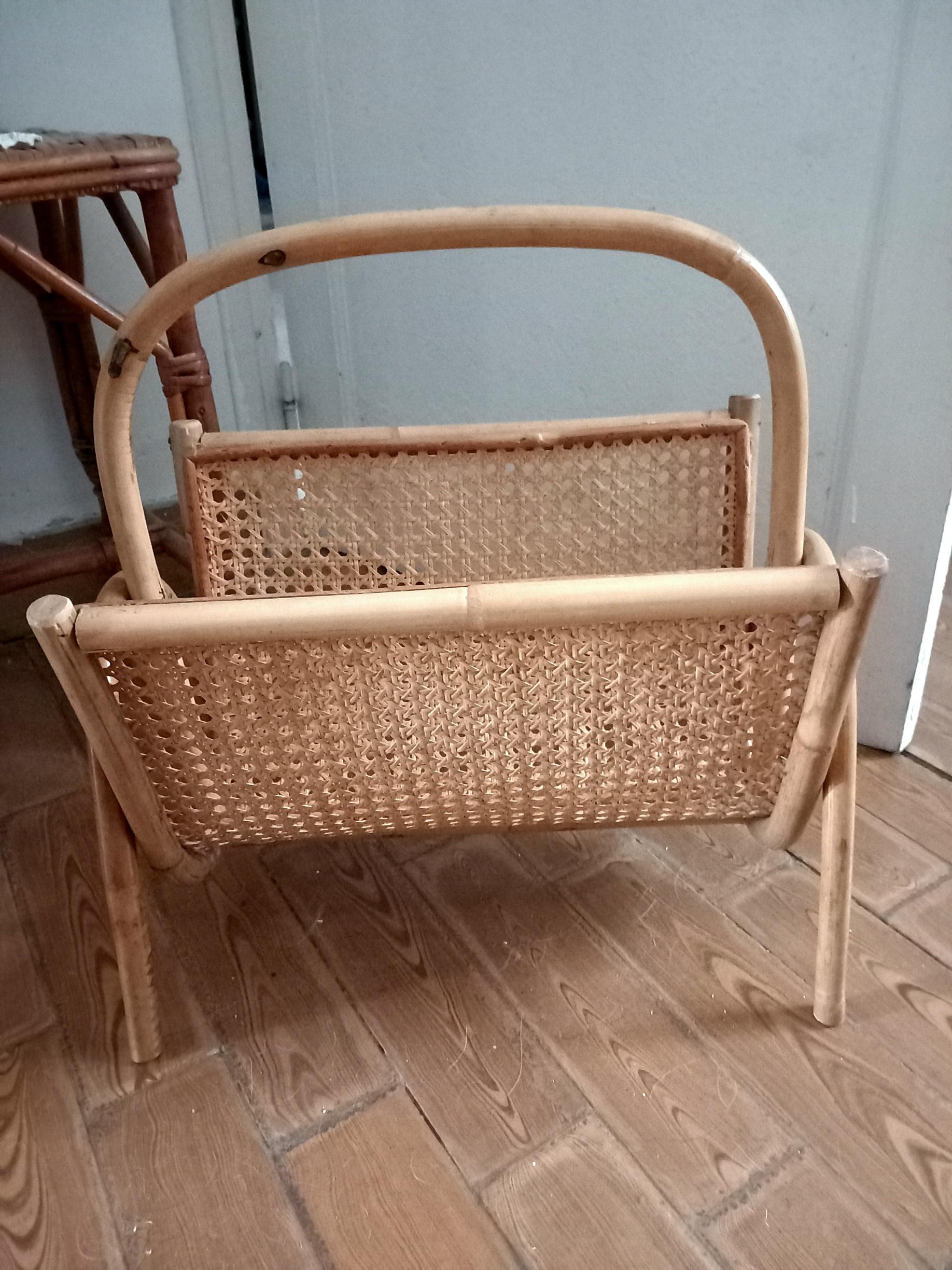 Magazine Rack Midcentury Natural Fiber Wicker and Bamboo from the 60s For Sale 6