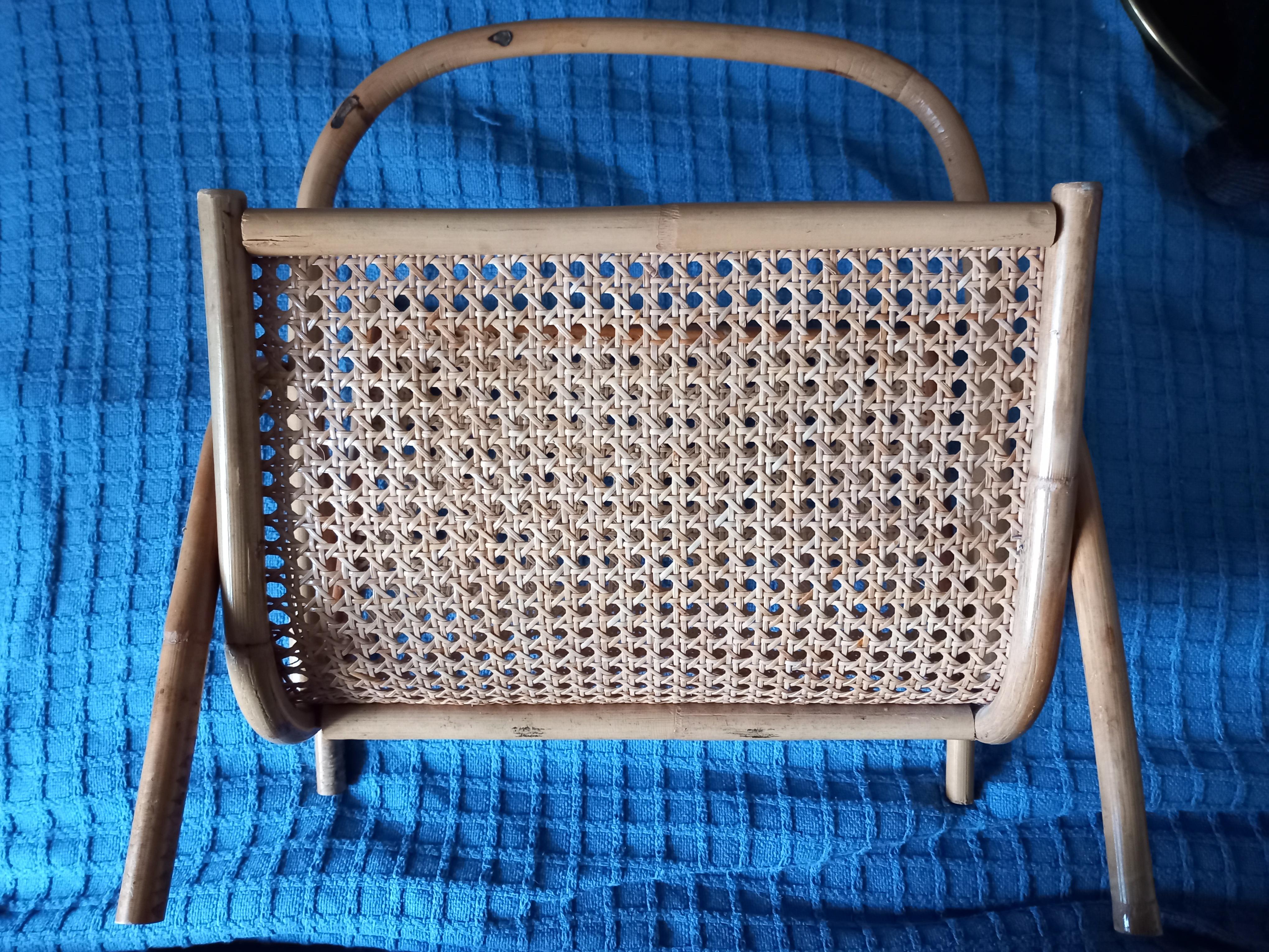 Magazine Rack Midcentury Natural Fiber Wicker and Bamboo from the 60s For Sale 5