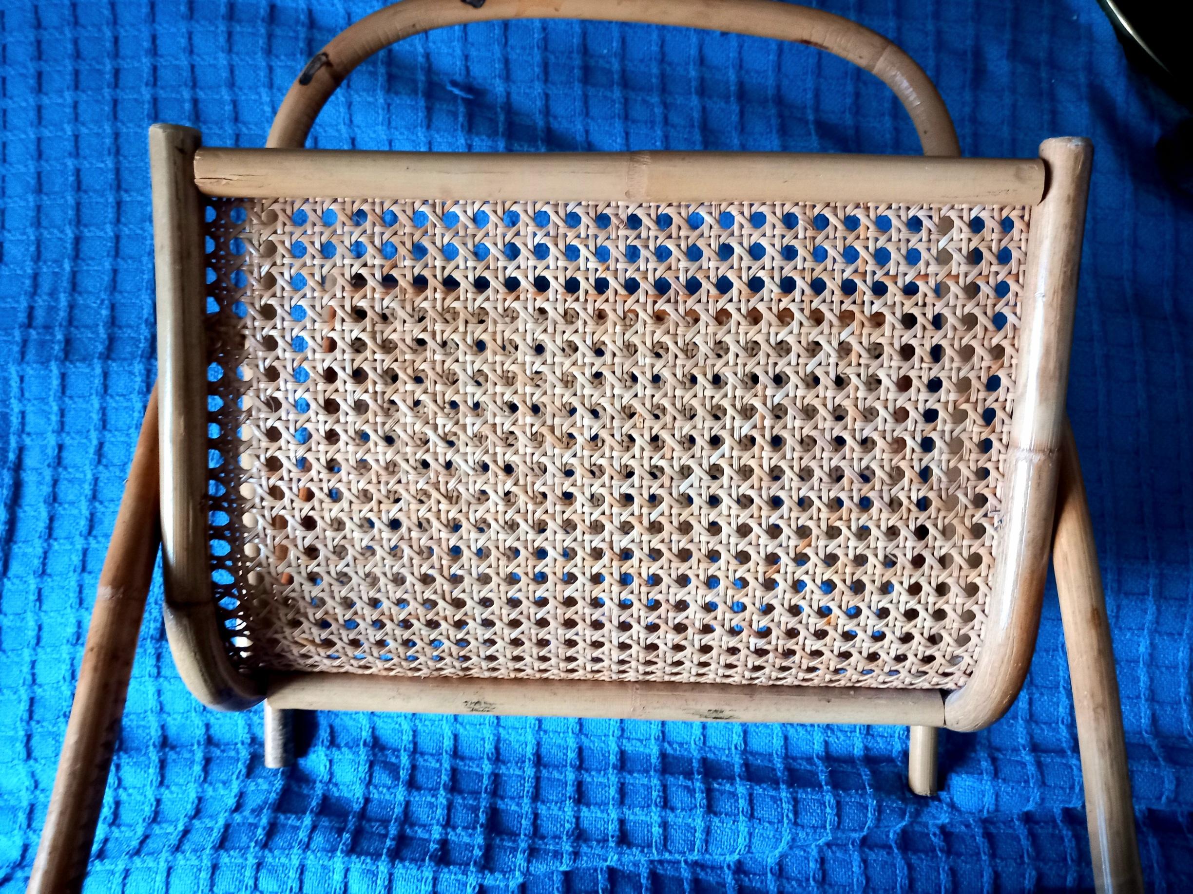 Italian Magazine Rack Midcentury Natural Fiber Wicker and Bamboo from the 60s For Sale