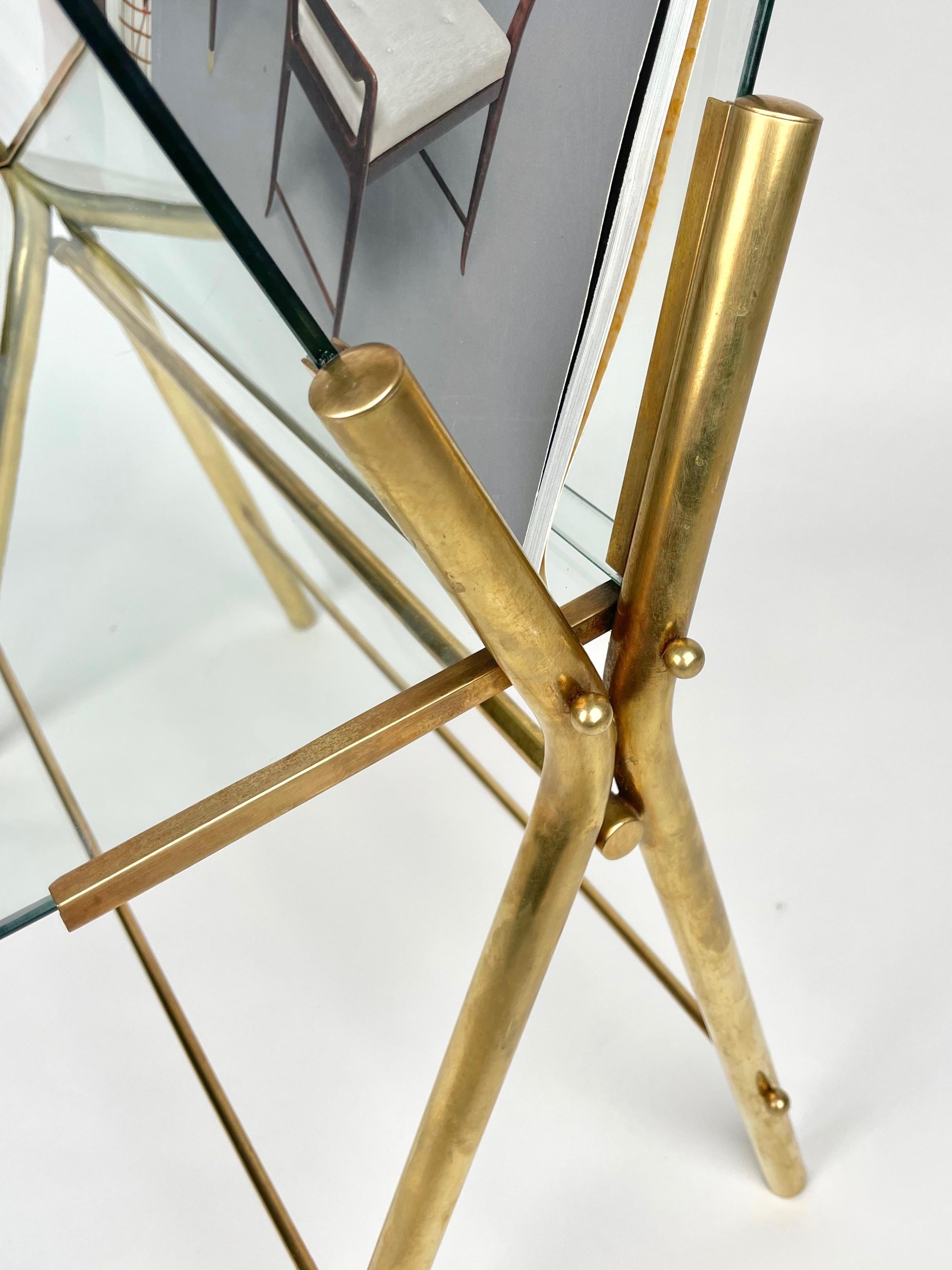 Magazine Rack Table Brass and Glass, Italy 1950s For Sale 6