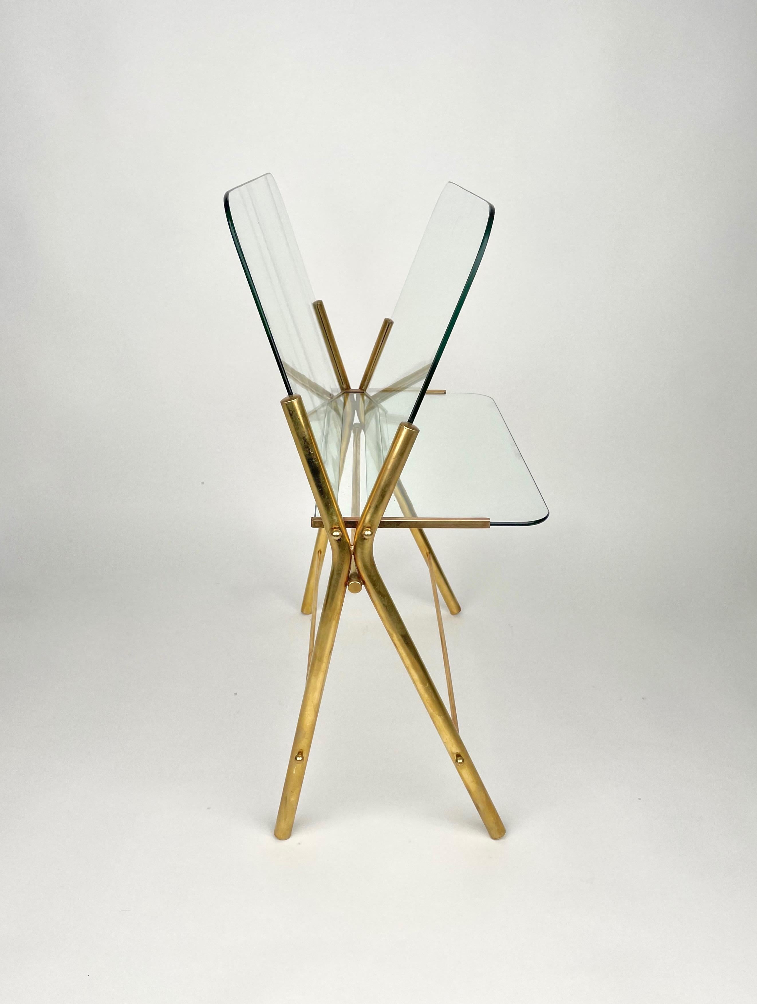 Magazine Rack Table Brass and Glass, Italy 1950s For Sale 1