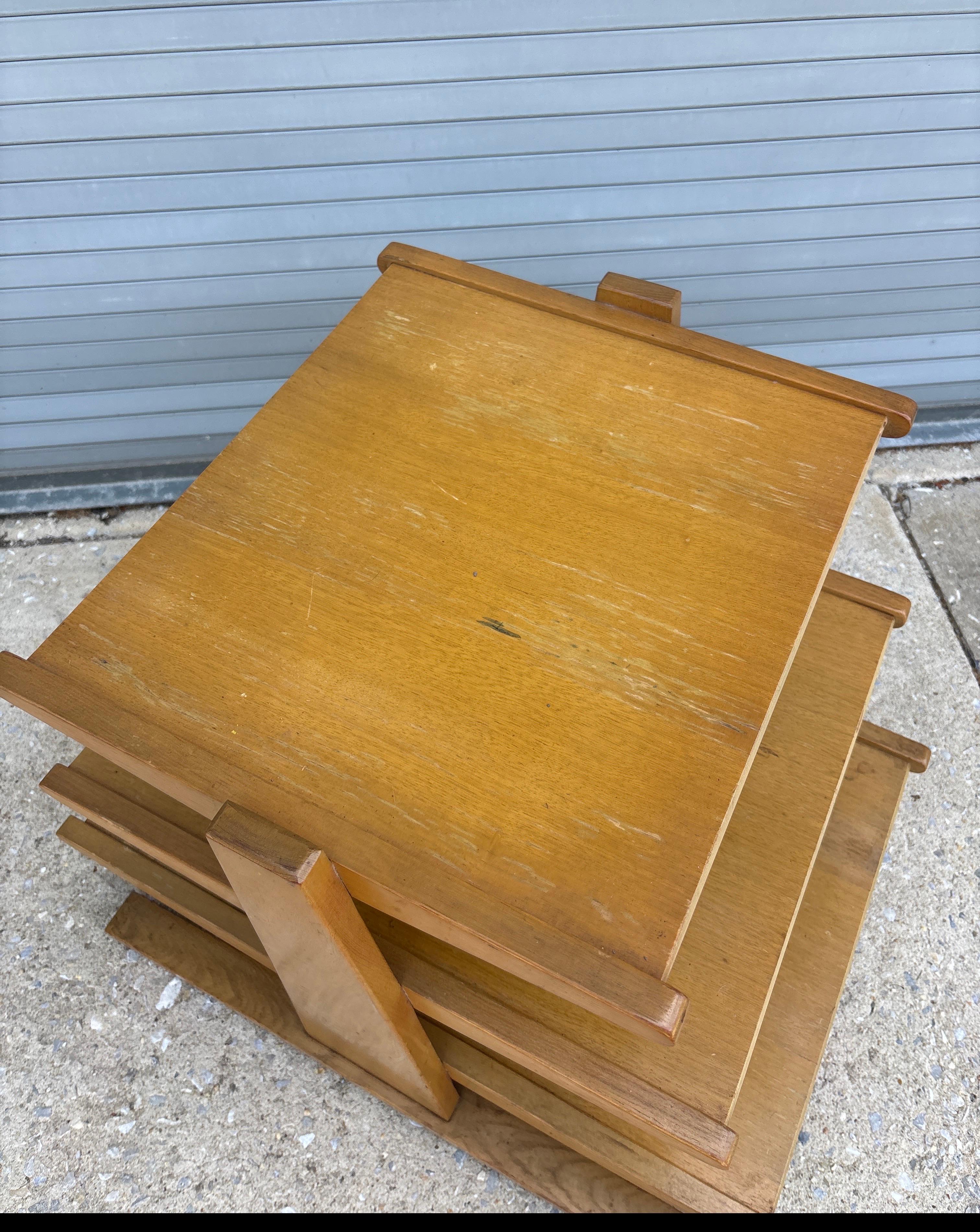 Mid-Century moderno Portariviste/tavolino nello stile di Dunbar in vendita