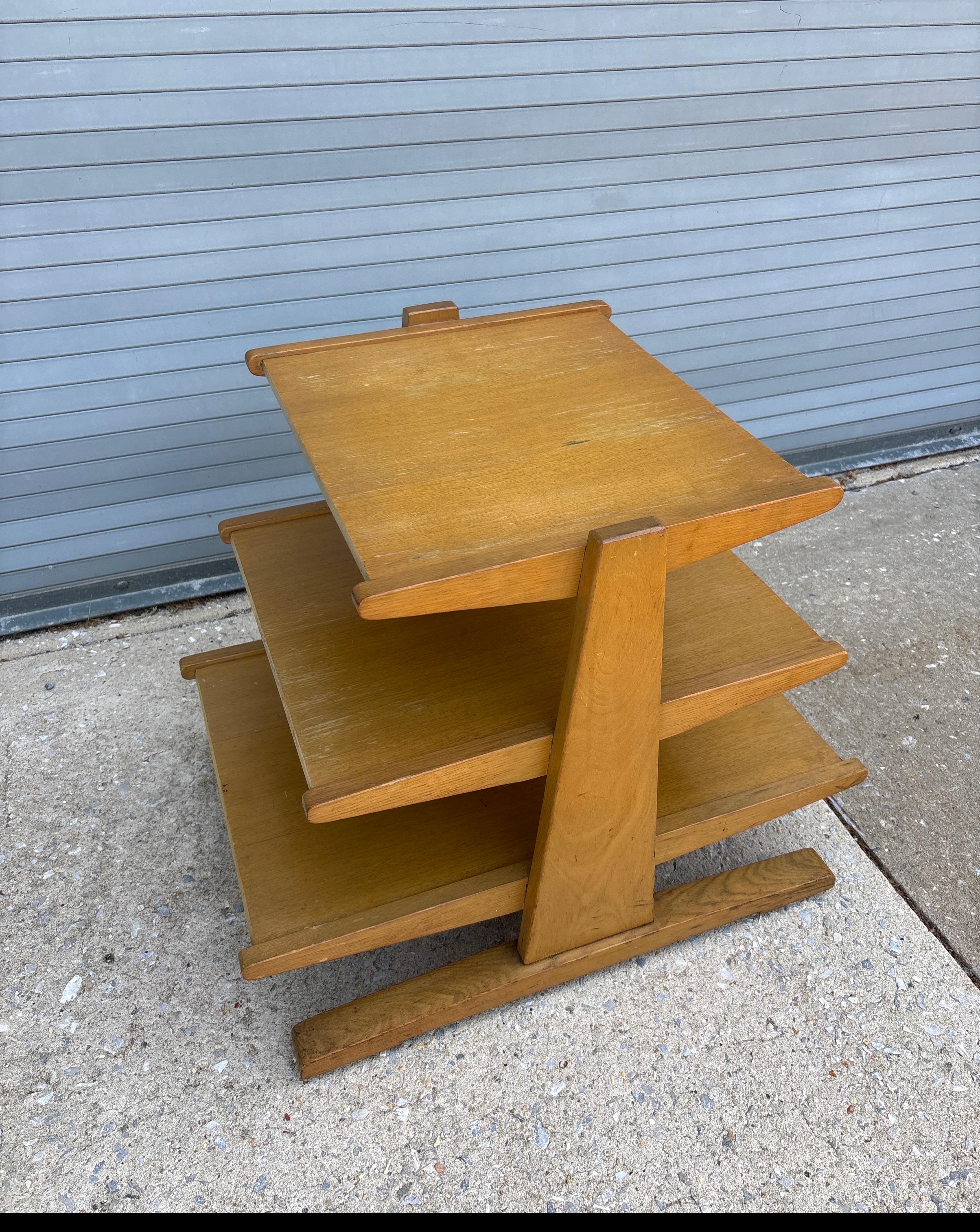 Portariviste/tavolino nello stile di Dunbar in vendita 1