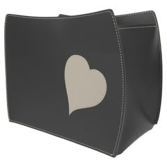 Magazine rack with the heart BEATRICE in regenerated leather