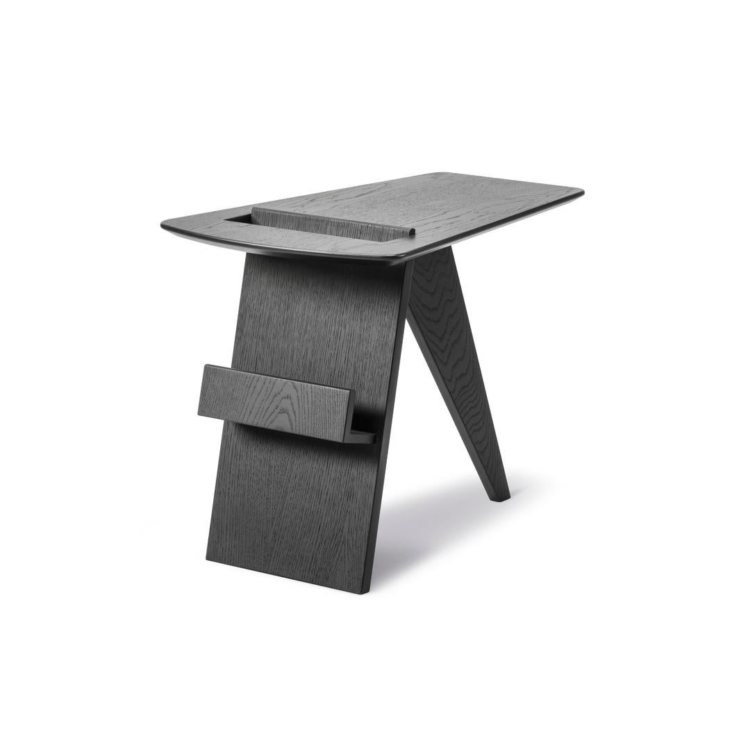 Danois Table d'appoint pour magazines M6500 en Oak laqué noir par Jens Risom pour Fredericia en vente
