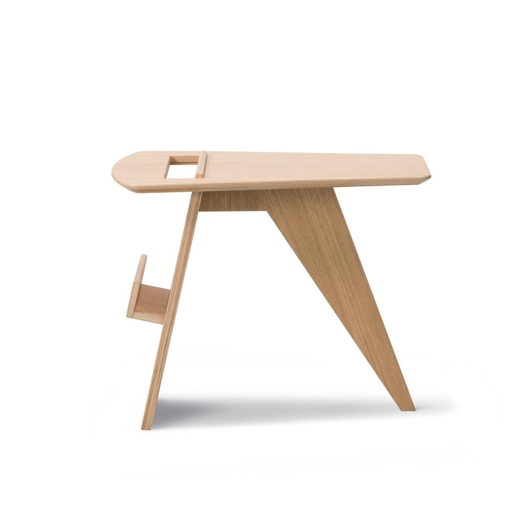 Mesa auxiliar M6500 en roble lacado de Jens Risom para Fredericia Escandinavo moderno en venta