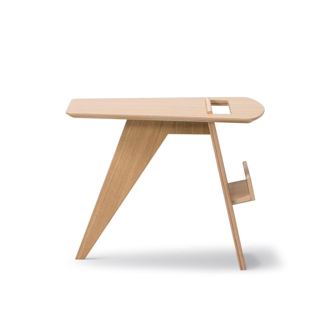 Mesa auxiliar M6500 en roble lacado de Jens Risom para Fredericia Roble en venta