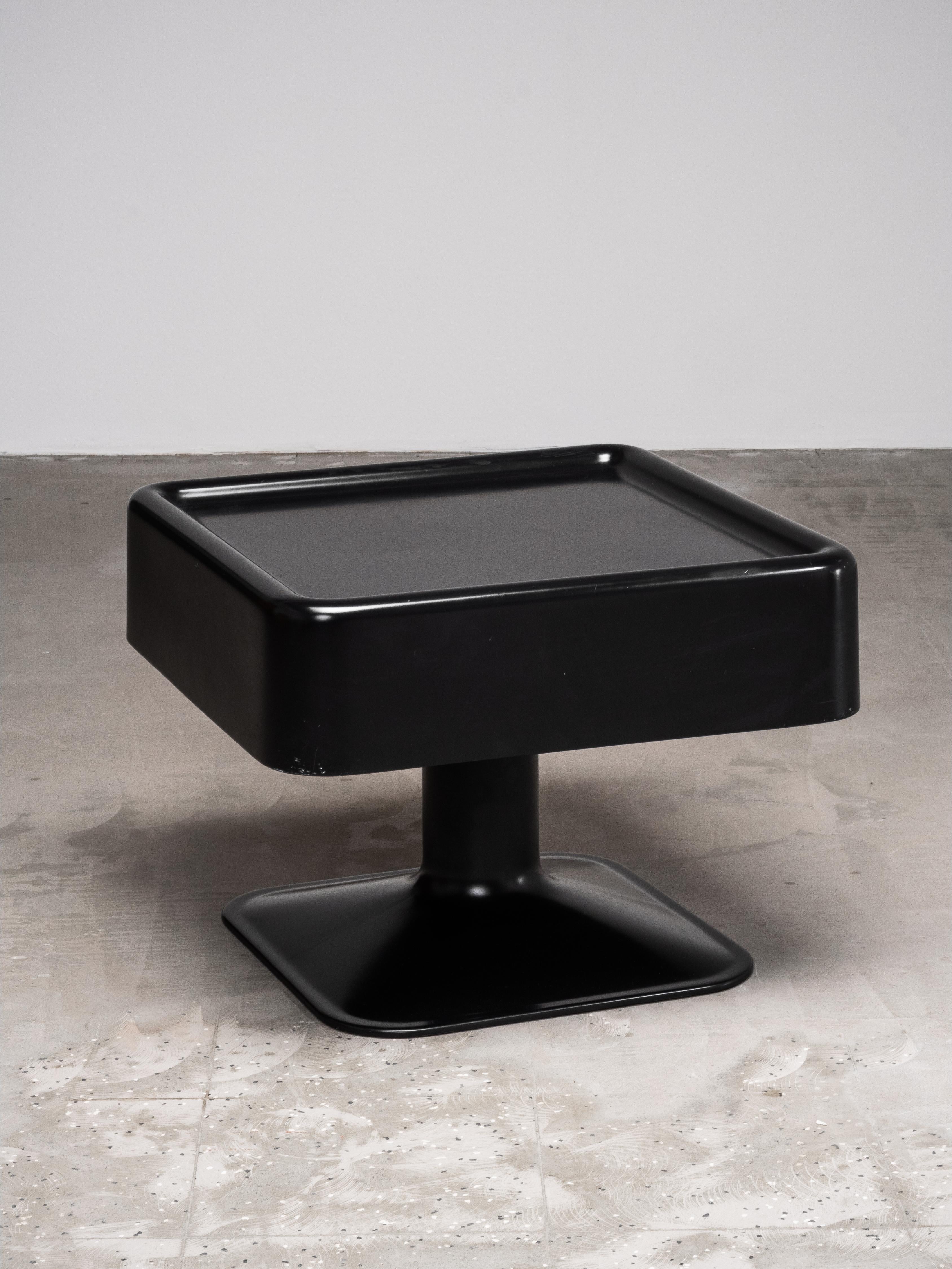 Magazine/Side Table Model 667 by Yrjö Kukkapuro for Haimi, 1960s For Sale 3