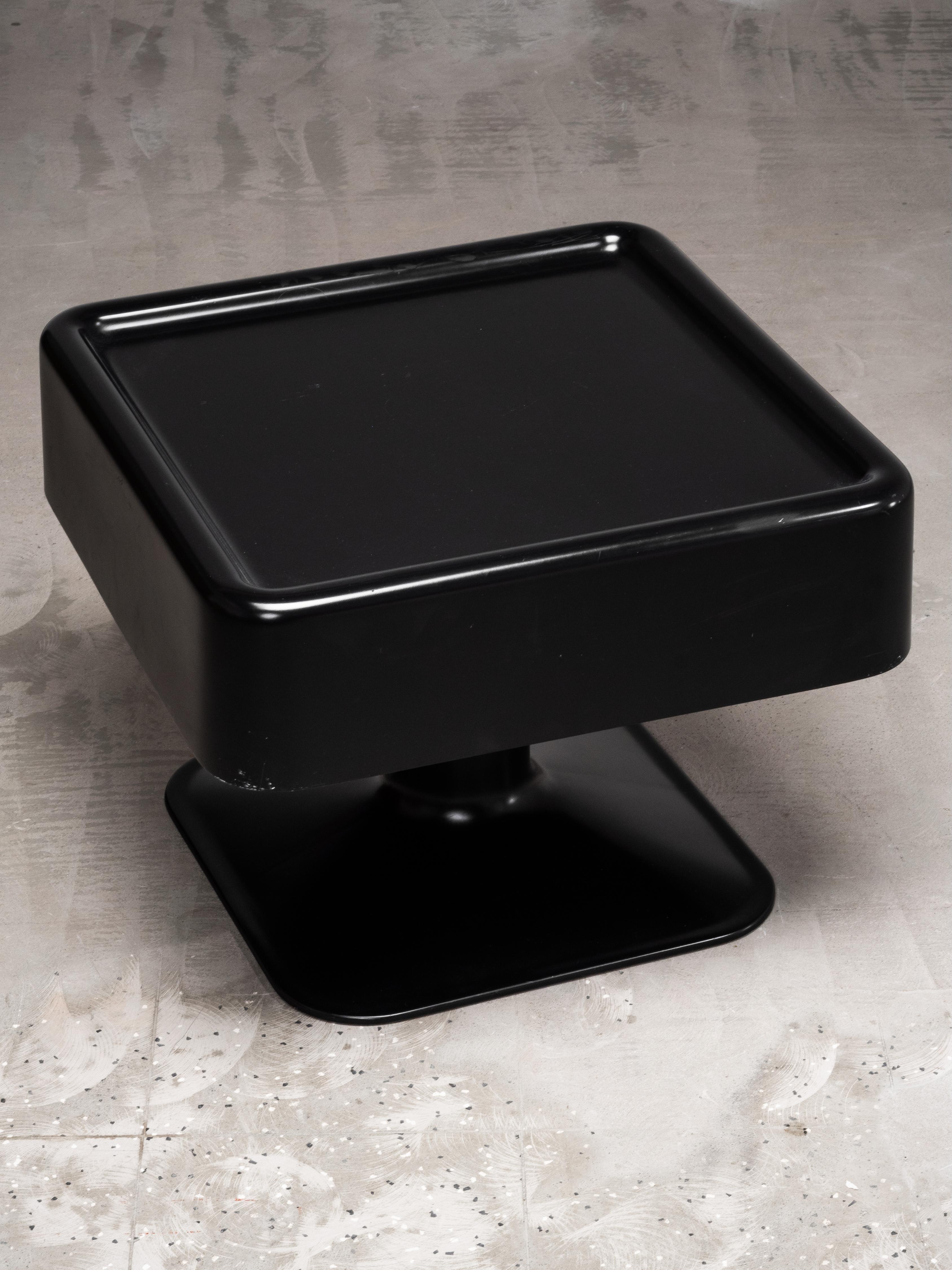 Magazine/Side Table Model 667 by Yrjö Kukkapuro for Haimi, 1960s For Sale 4