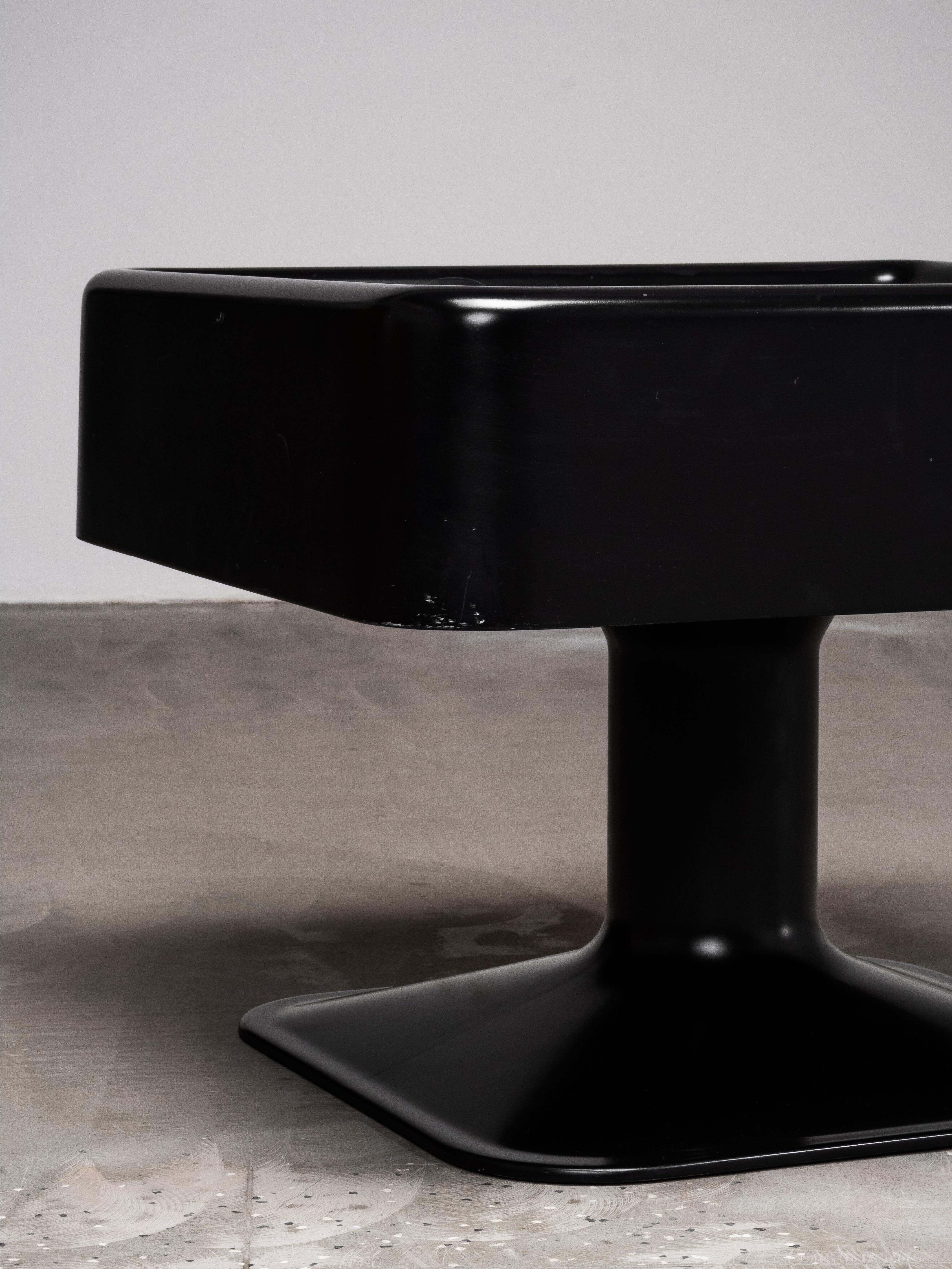 Magazine/Side Table Model 667 by Yrjö Kukkapuro for Haimi, 1960s For Sale 5