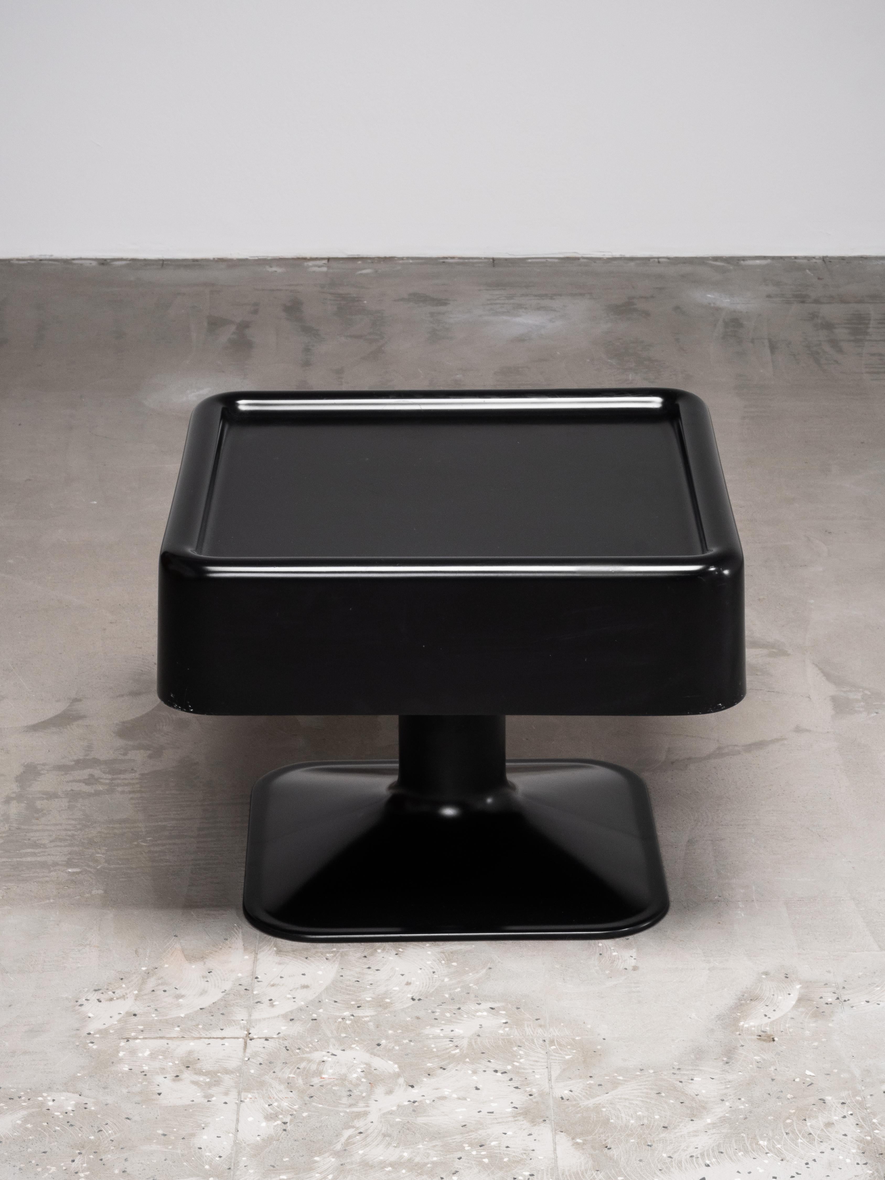 Mid-Century Modern Magazine/Side Table Model 667 by Yrjö Kukkapuro for Haimi, 1960s For Sale