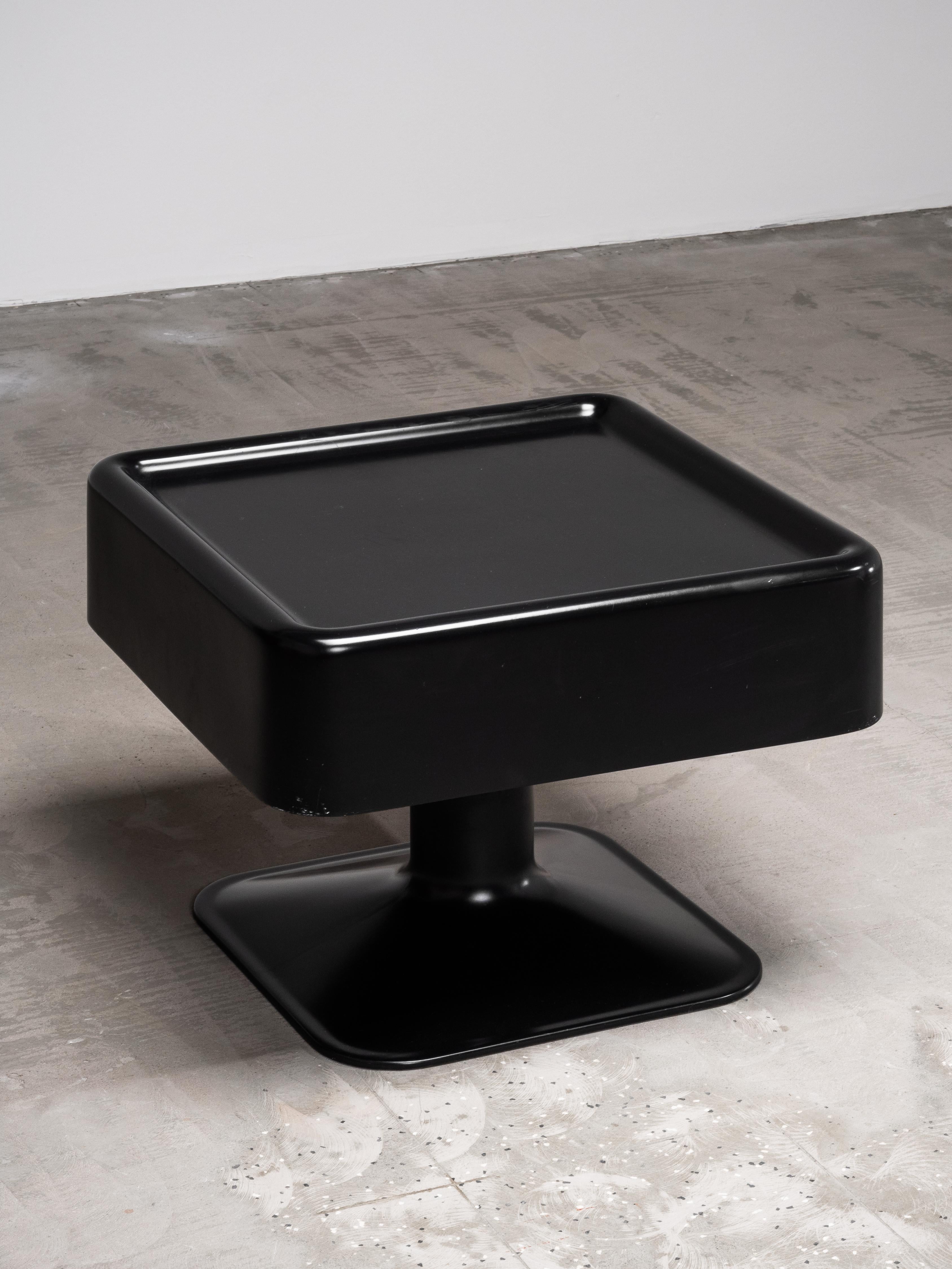 Finnish Magazine/Side Table Model 667 by Yrjö Kukkapuro for Haimi, 1960s For Sale