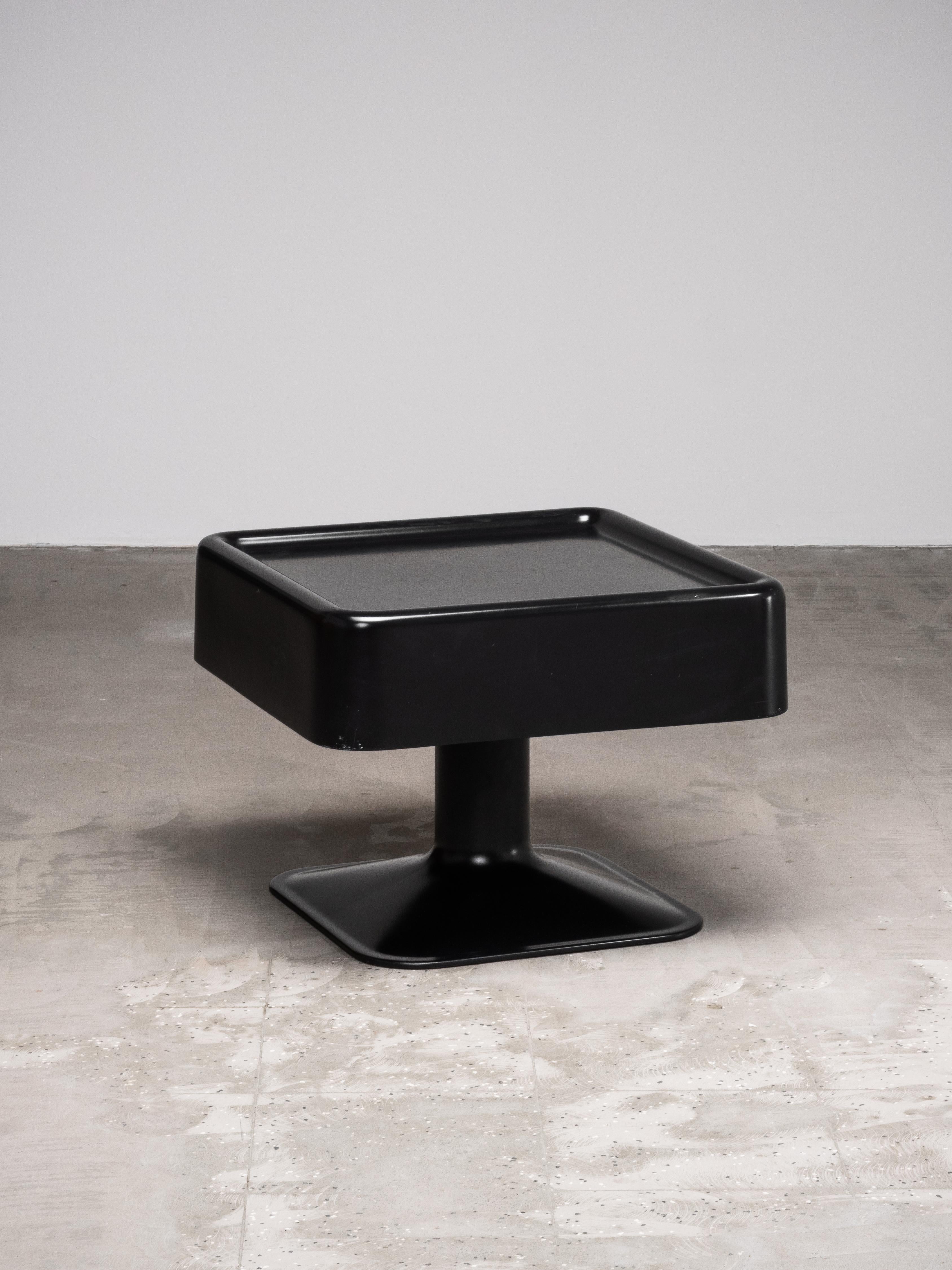 Magazine/Side Table Model 667 by Yrjö Kukkapuro for Haimi, 1960s For Sale 2