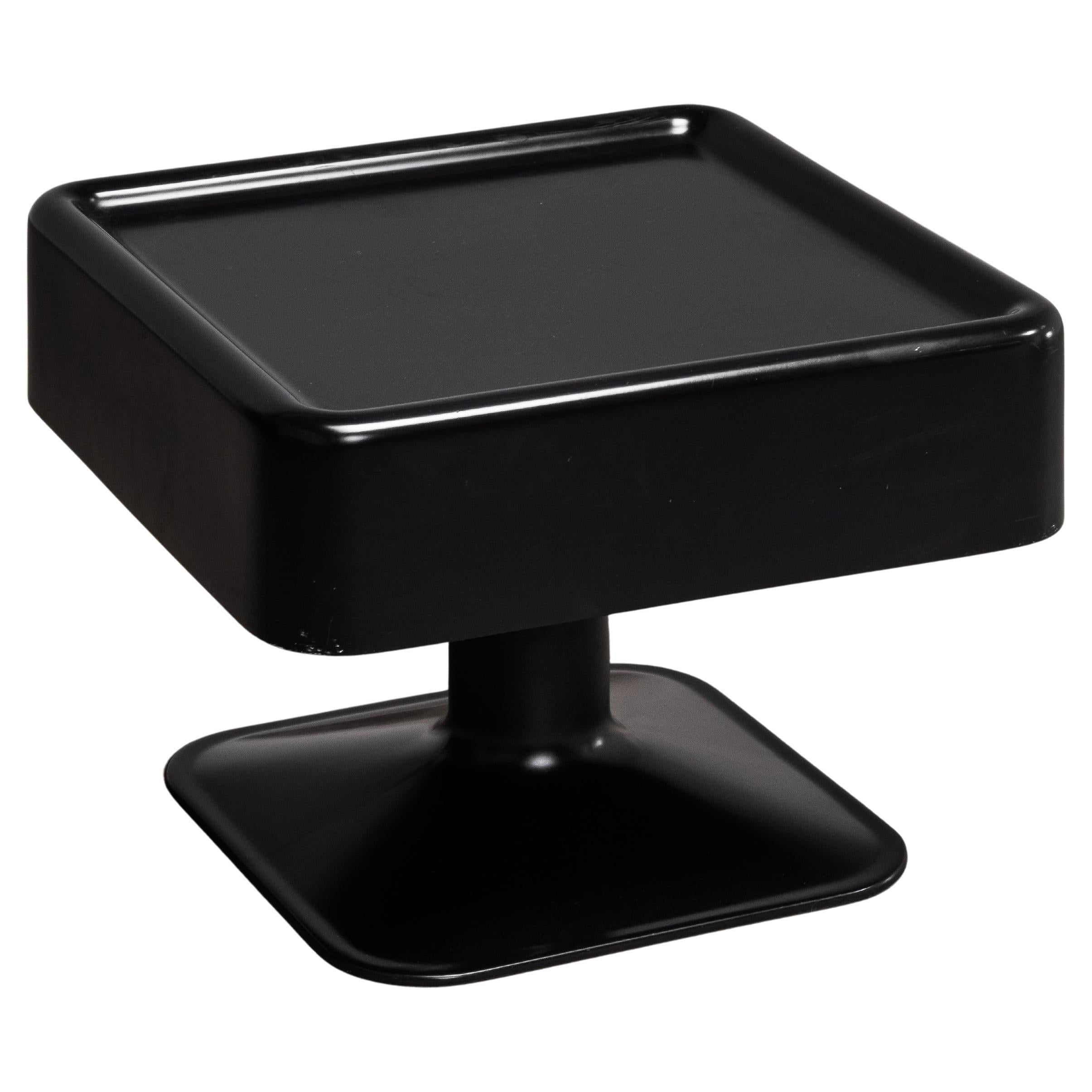 Magazine/Side Table Model 667 by Yrjö Kukkapuro for Haimi, 1960s For Sale