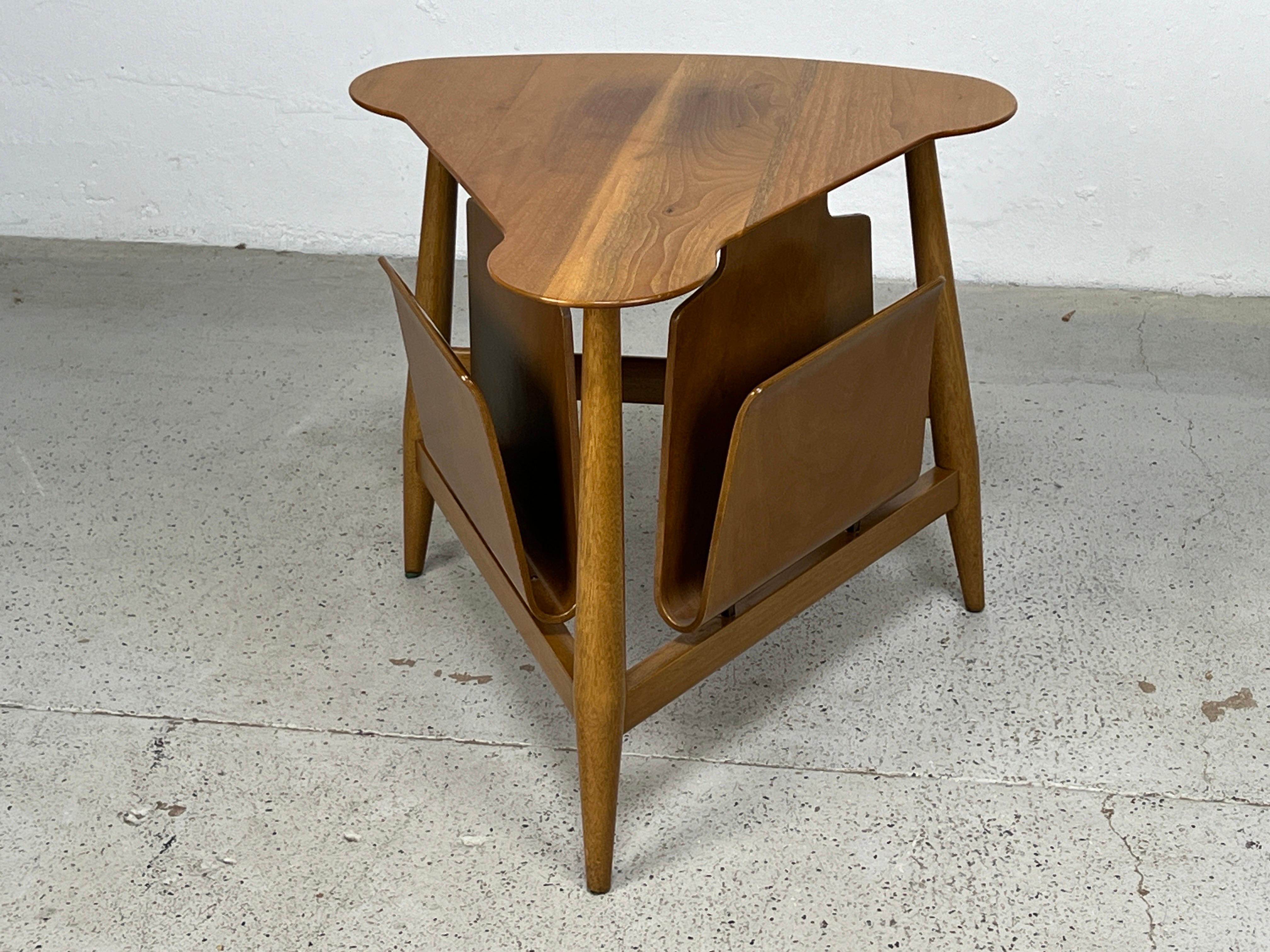 Magazine Table by Edward Wormley for Dunbar  In Good Condition For Sale In Dallas, TX