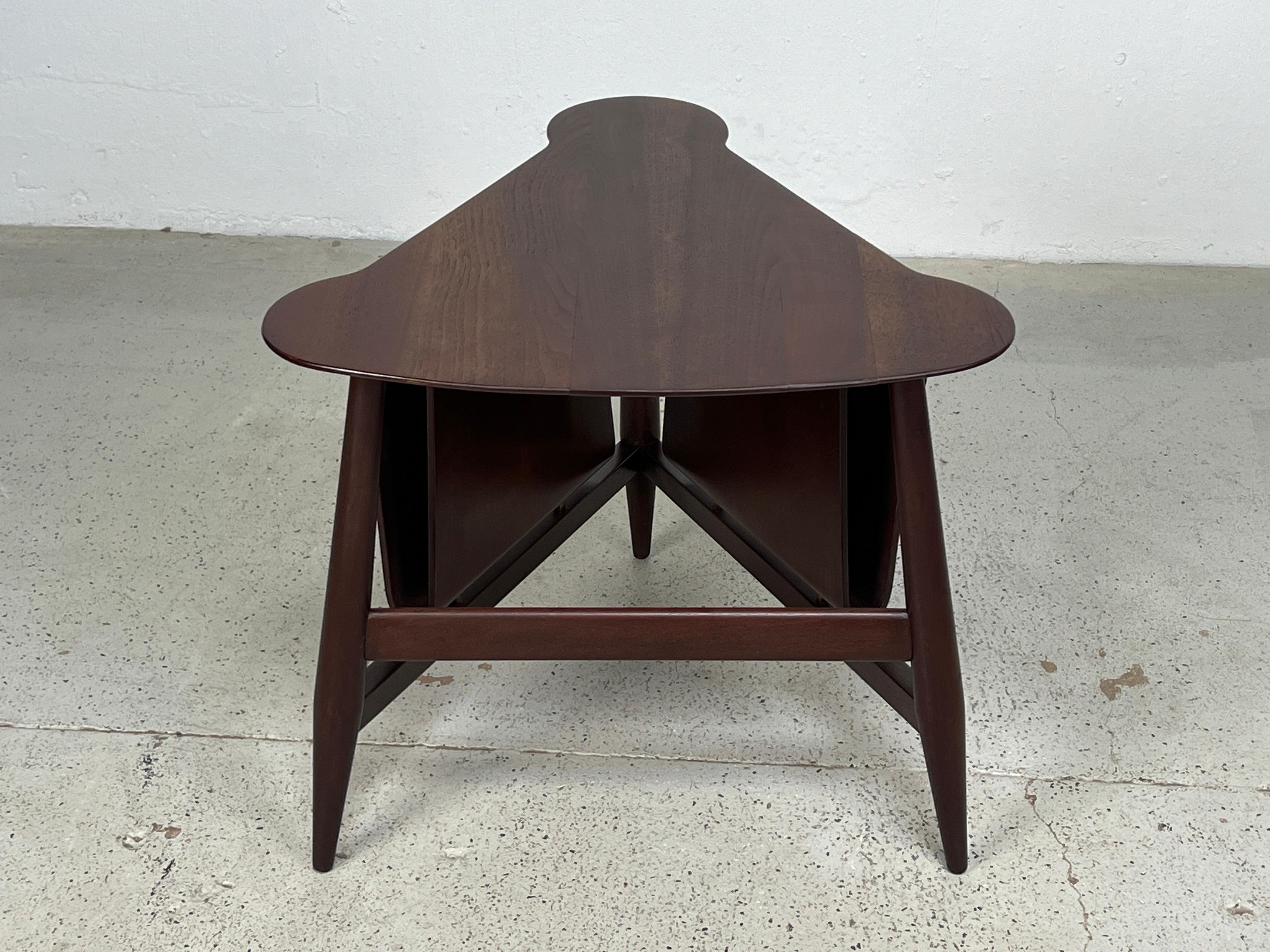 Magazine Table by Edward Wormley for Dunbar For Sale 2