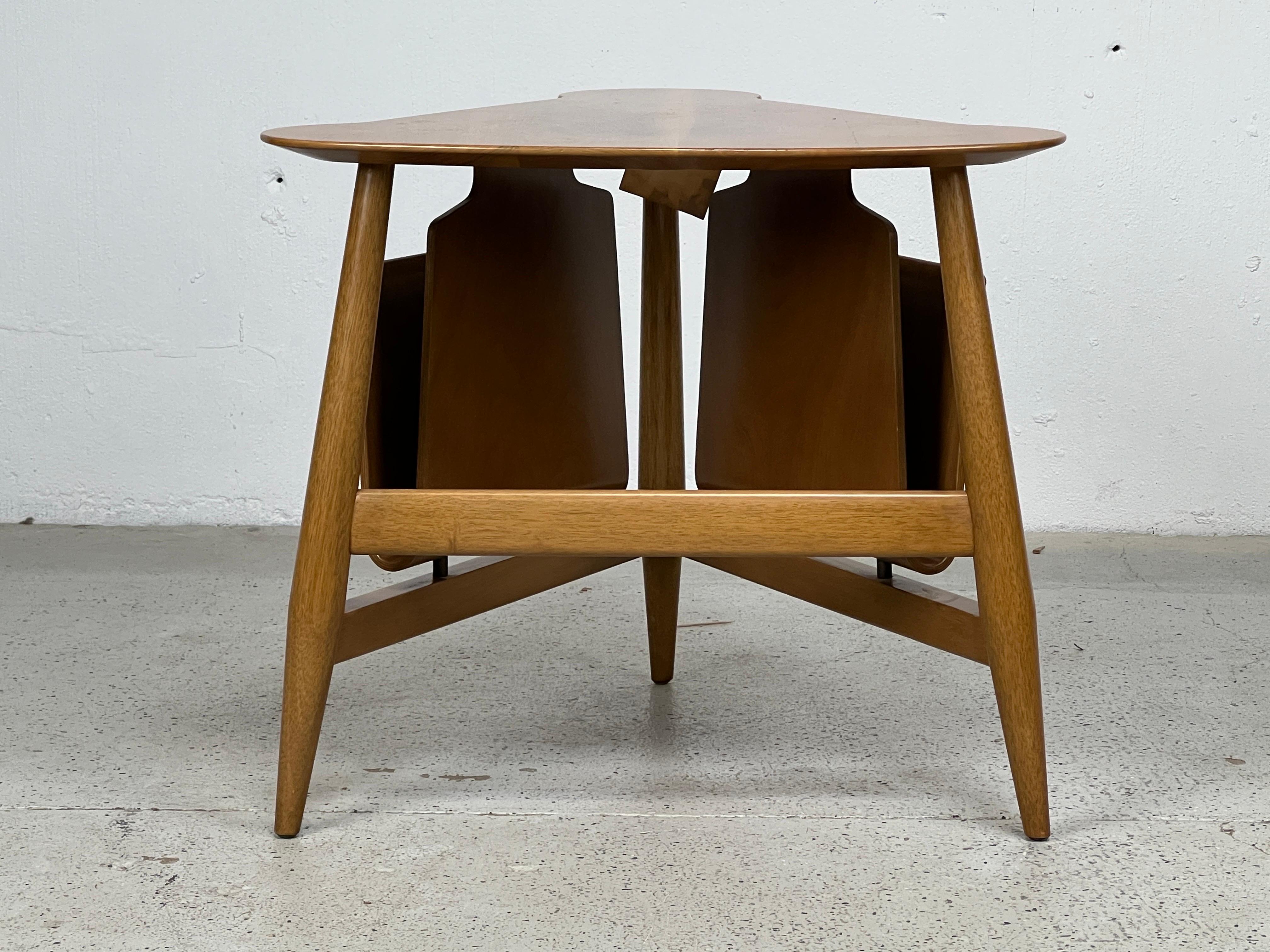 Magazine Table by Edward Wormley for Dunbar  For Sale 4