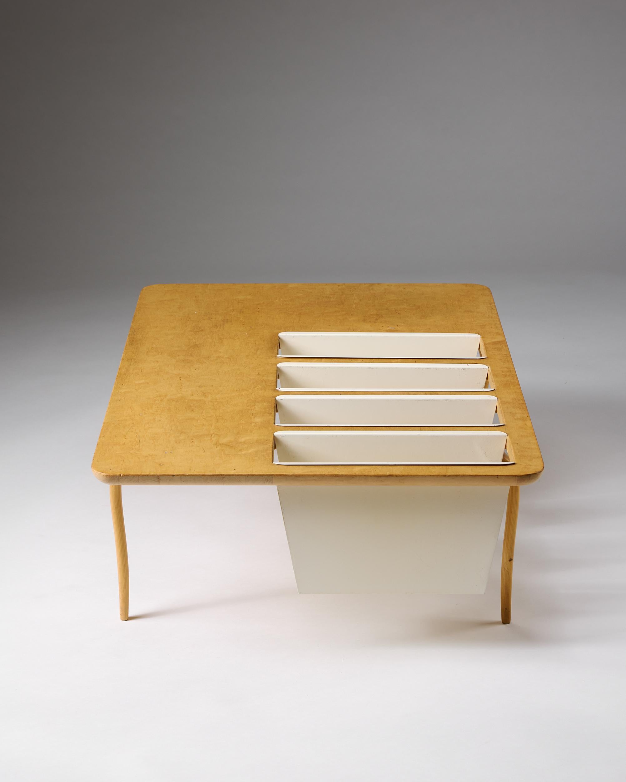 XX secolo Magazine table Designed by Bruno Mathsson for Firma Karl Mathsson in vendita