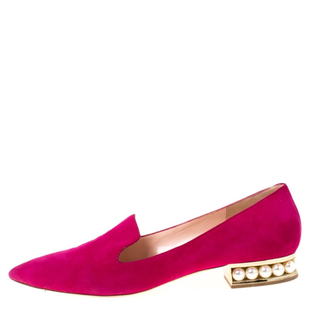 These Casati loafers from Nicholas Kirkwood will not only make you shine but will also fetch you a lot of admiring glances. The magenta loafers are crafted from suede and feature pointed toes. They come equipped with comfortable insoles and faux