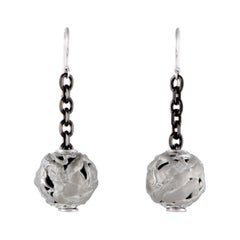 Magerit Black Essence Bacanal Curve 18 Karat White Gold and Black Rhodium Dangle