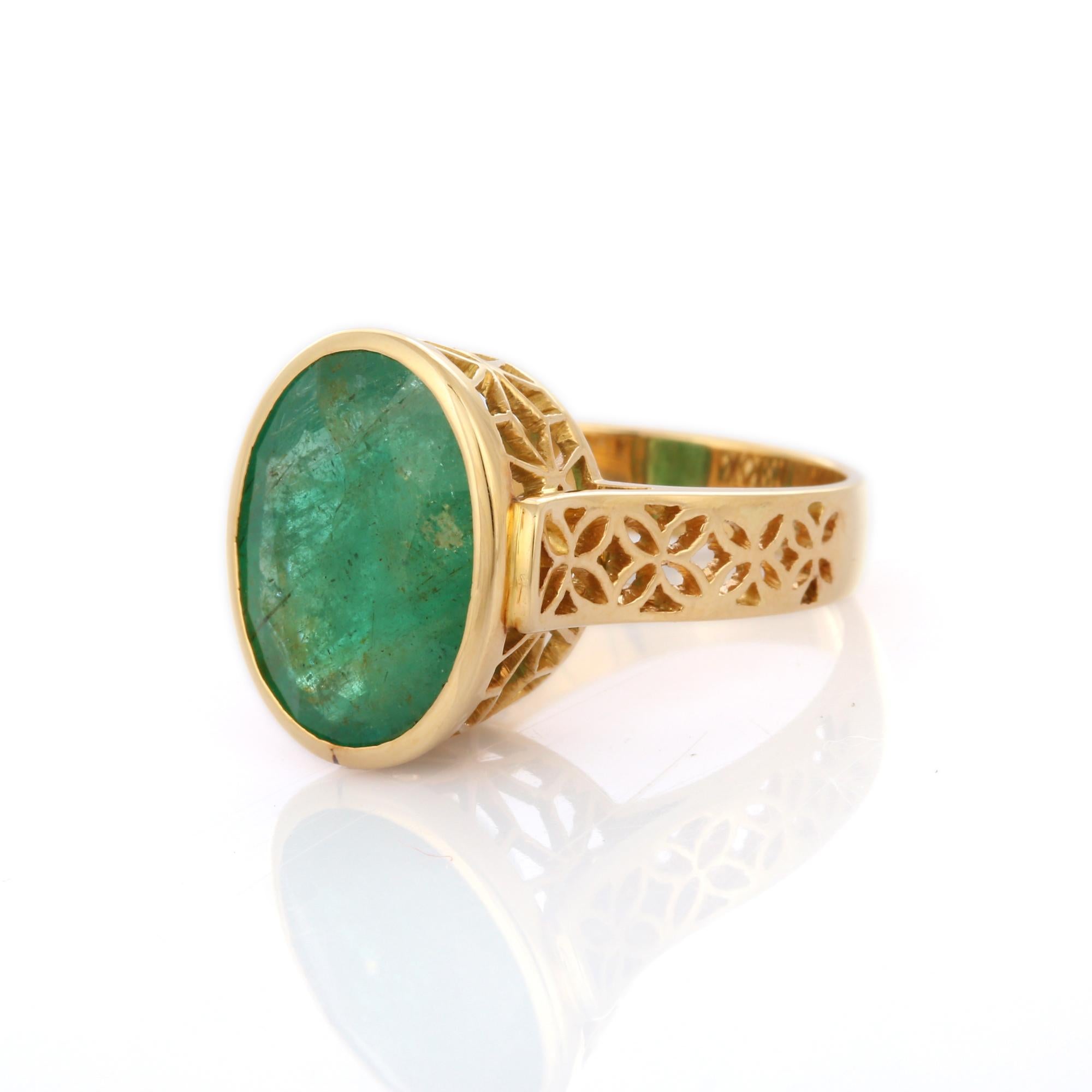 For Sale:  Natural Certified 7.76 Carats Emerald Ring in 18k Solid Yellow Gold 3
