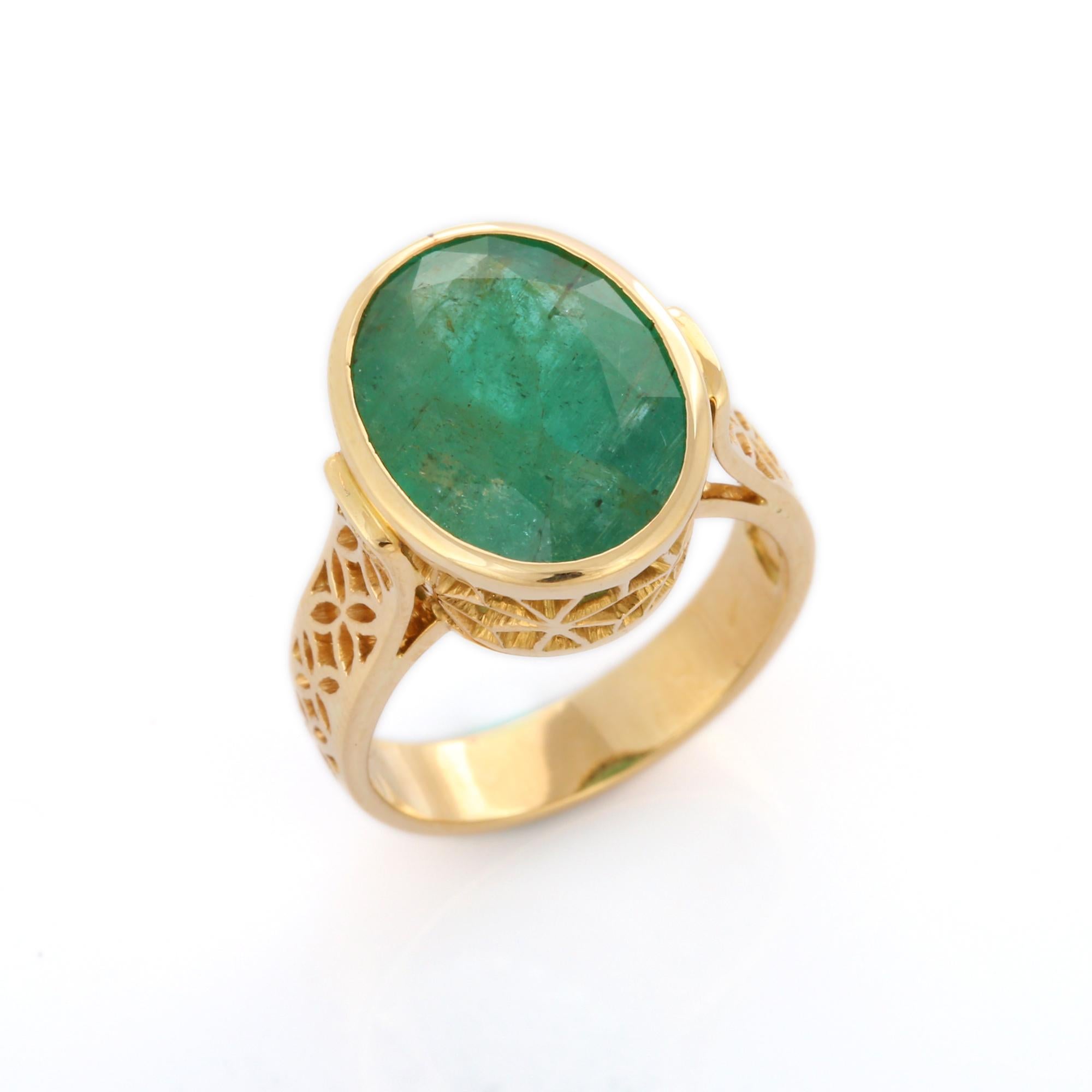For Sale:  Natural Certified 7.76 Carats Emerald Ring in 18k Solid Yellow Gold 5
