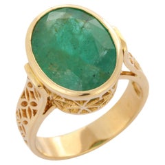 Majestic 18K Solid Yellow Gold 7.76 Ct Oval Cut Emerald Statement Cocktail Ring