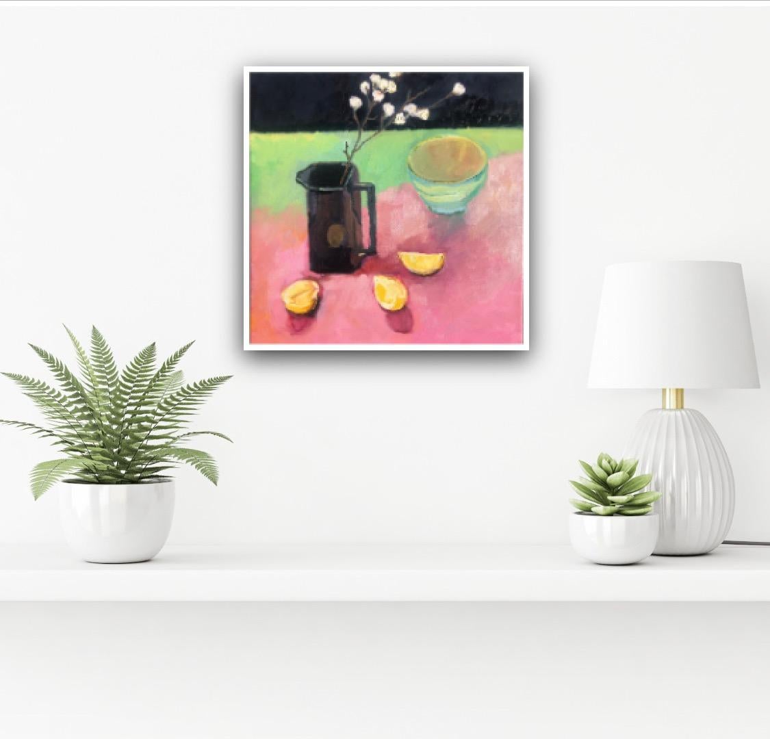 Pichet à whisky avec fleur de pomme sur toile, peinture de Maggie Laporte-Banks en vente 1