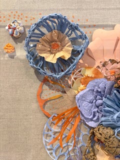 Uncommon Ground, Reliefskulptur aus botanischem Papier und Stoff in Acrylbox