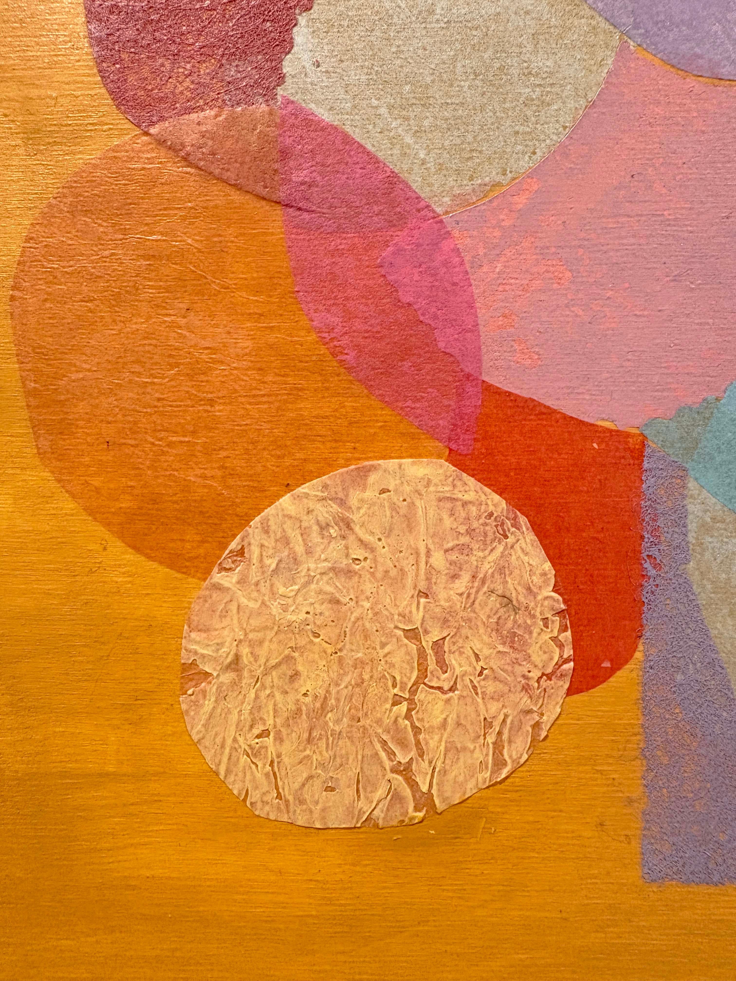 Yellow Abstract est un collage de papier lumineux, ensoleillé, fait à la main et vintage, composé d'une flore fantaisiste, réalisé par l'artiste Maggie Ramirez-Burns, originaire du nord-ouest du Pacifique. 

La création de versions faites à la main