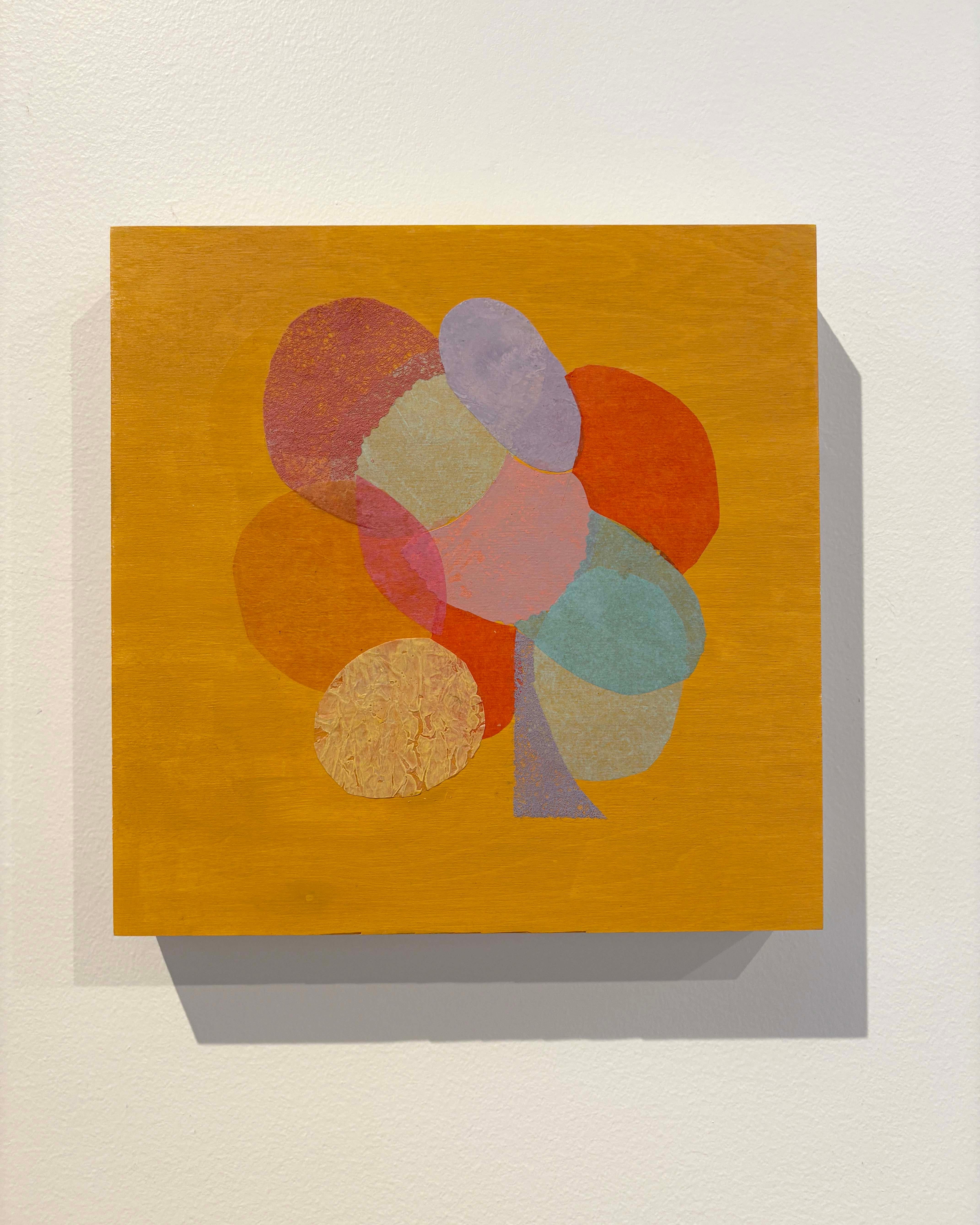 Peinture abstraite jaune, collage de papier fait à la main en vente 2