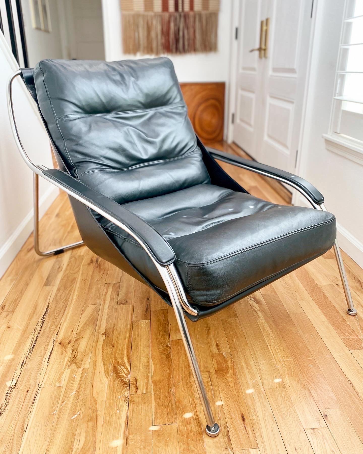 Maggiolina Lounge Chair with Matching Pouf, designed in 1947 by Marco Zanuso In Good Condition For Sale In Houston, TX