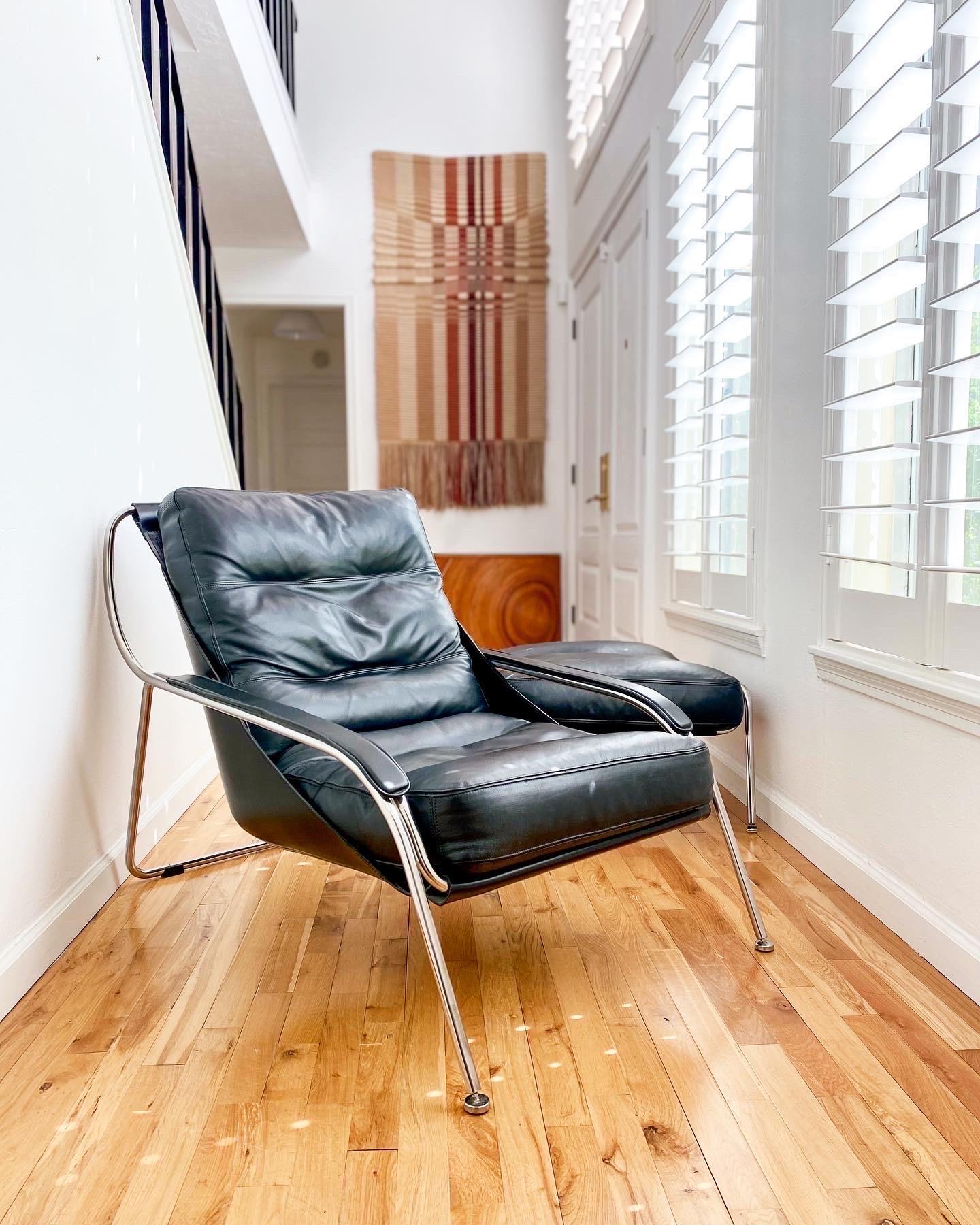 Leather Maggiolina Lounge Chair with Matching Pouf, designed in 1947 by Marco Zanuso For Sale