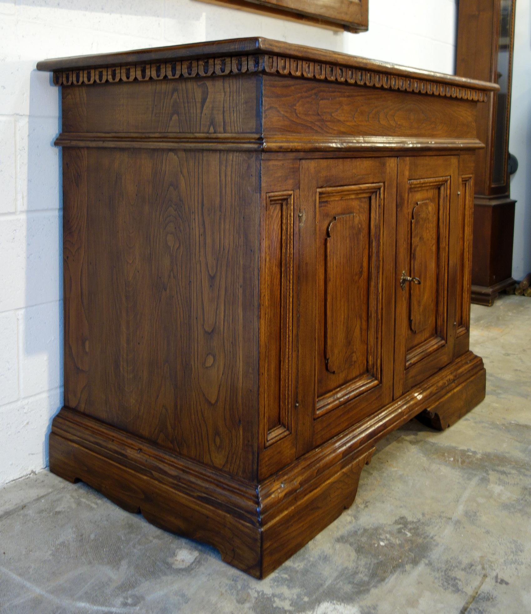 Renaissance Revival MAGGIORE Italian Antique Reproduction Vanity Credenza in Old Chestnut For Sale