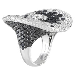 Anello Cocktail Maggioro in oro bianco 18 carati con diamanti bianchi e neri da 16,57 carati