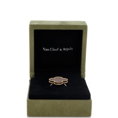 Magic Alhambra Ring 18K Yellow Gold with Mother of Pearl