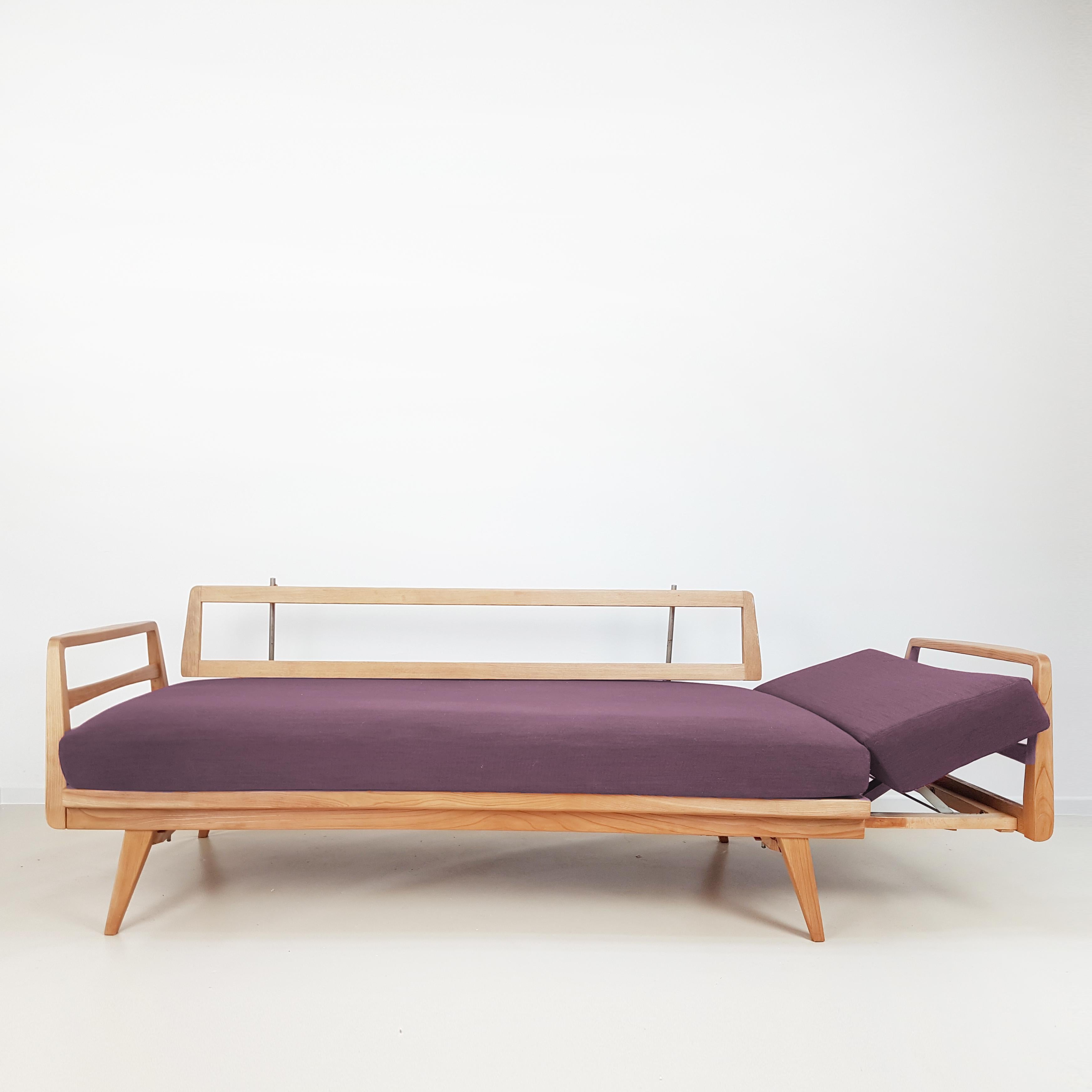 knoll antimott daybed