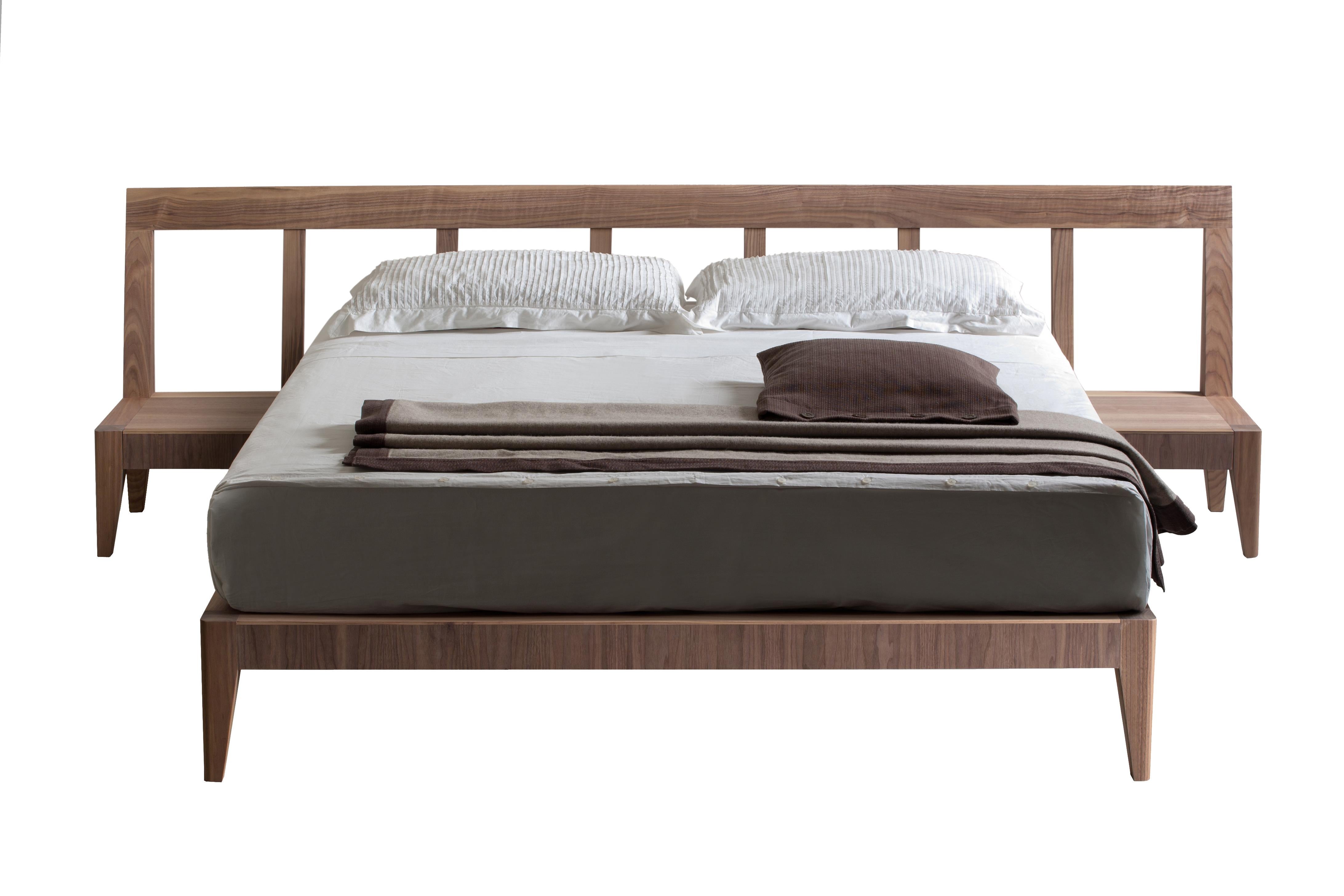 Magic Dream is a contemporary bed made of ashwood with 2 drawers in the headboard.
available in different wood finishes
Designed by Giuseppe Viganò
Made in Italy by Morelato