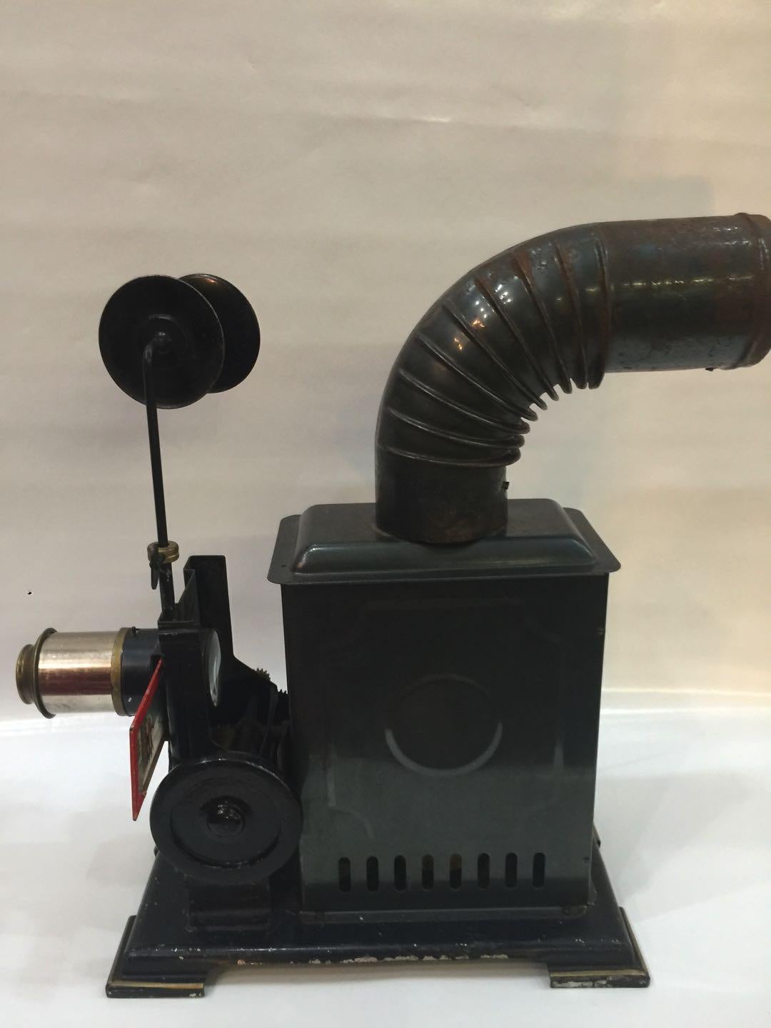 Magic Lantern by Ernst Plank, 1910-1920 In Good Condition For Sale In Lugano, Ticino