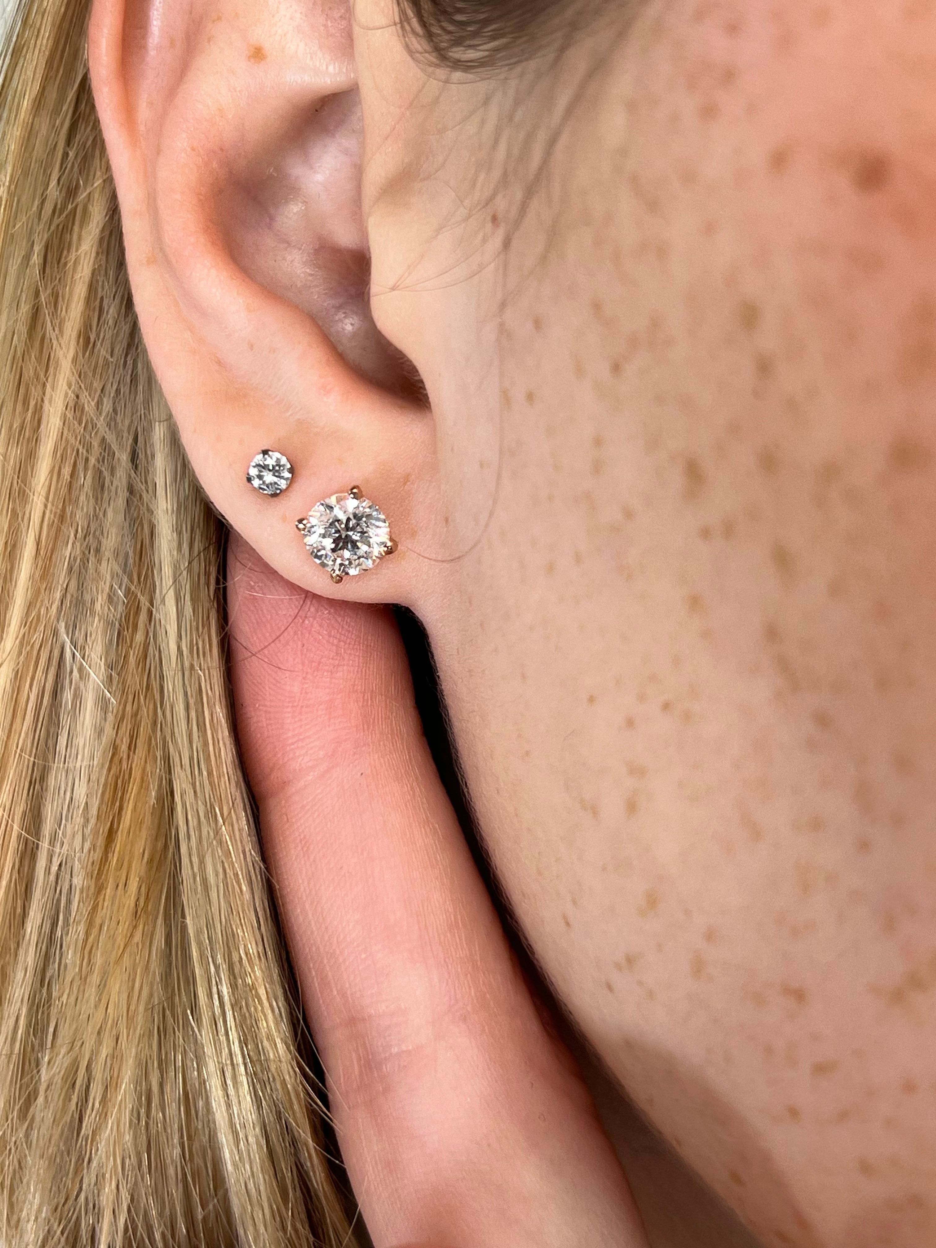 Magici orecchini con diamanti in oro rosa 18 carati da 1,80 carati - certificati GIA in vendita 4