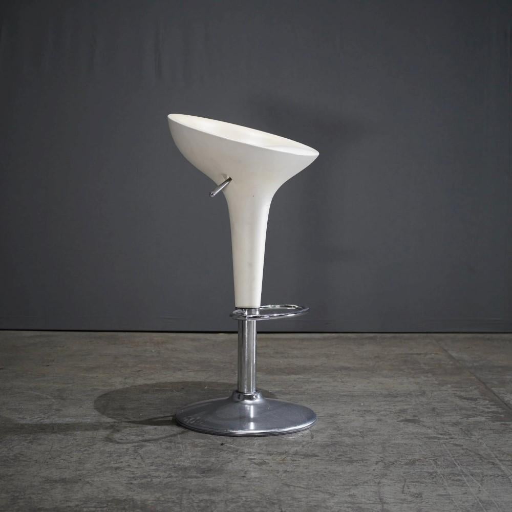 Magis Bombo White Bar Stool by Stefano Giovannoni In Good Condition In Basildon, London