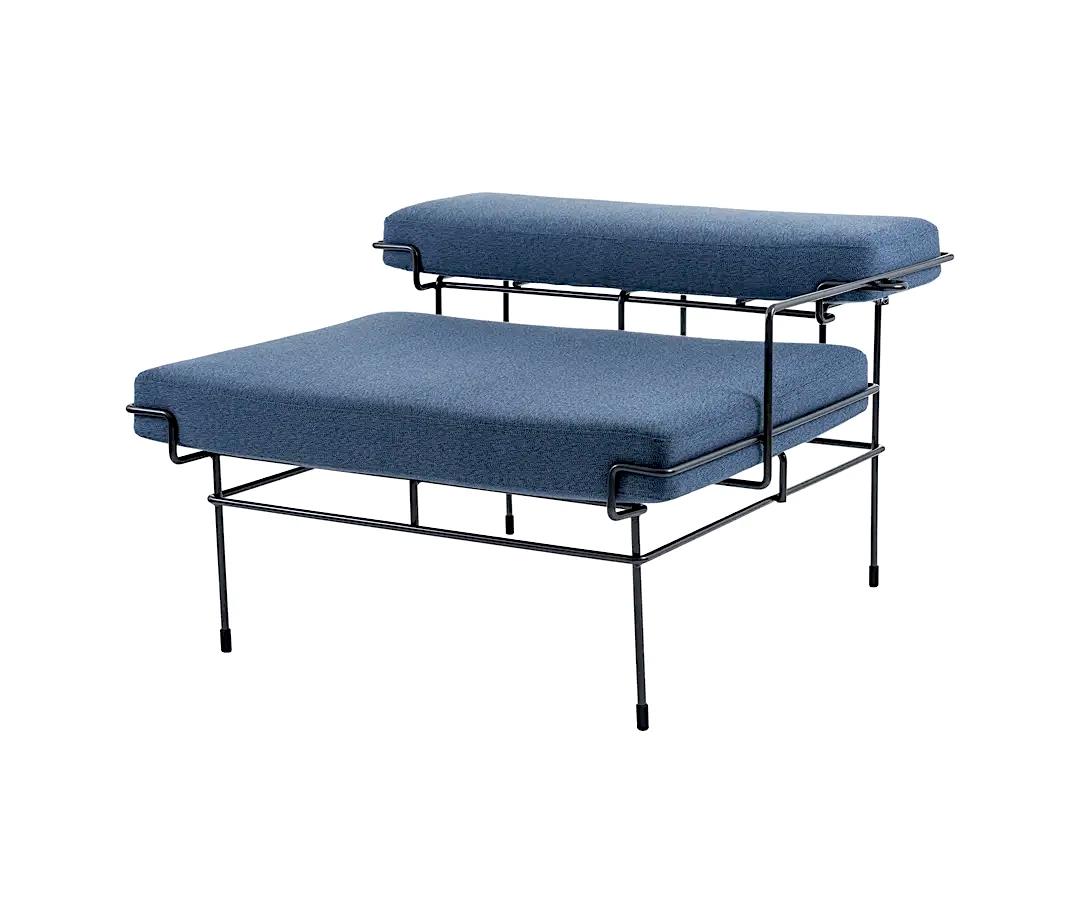 Prodotto: Poltrona
Modello/marca: Piattaforma di traffico
Designer: Konstantin Grcic
Tipo di prodotto: Poltrona

Descrizione:
La poltrona Traffic Platform, disegnata da Konstantin Grcic, è una seduta contemporanea e architettonica definita da linee