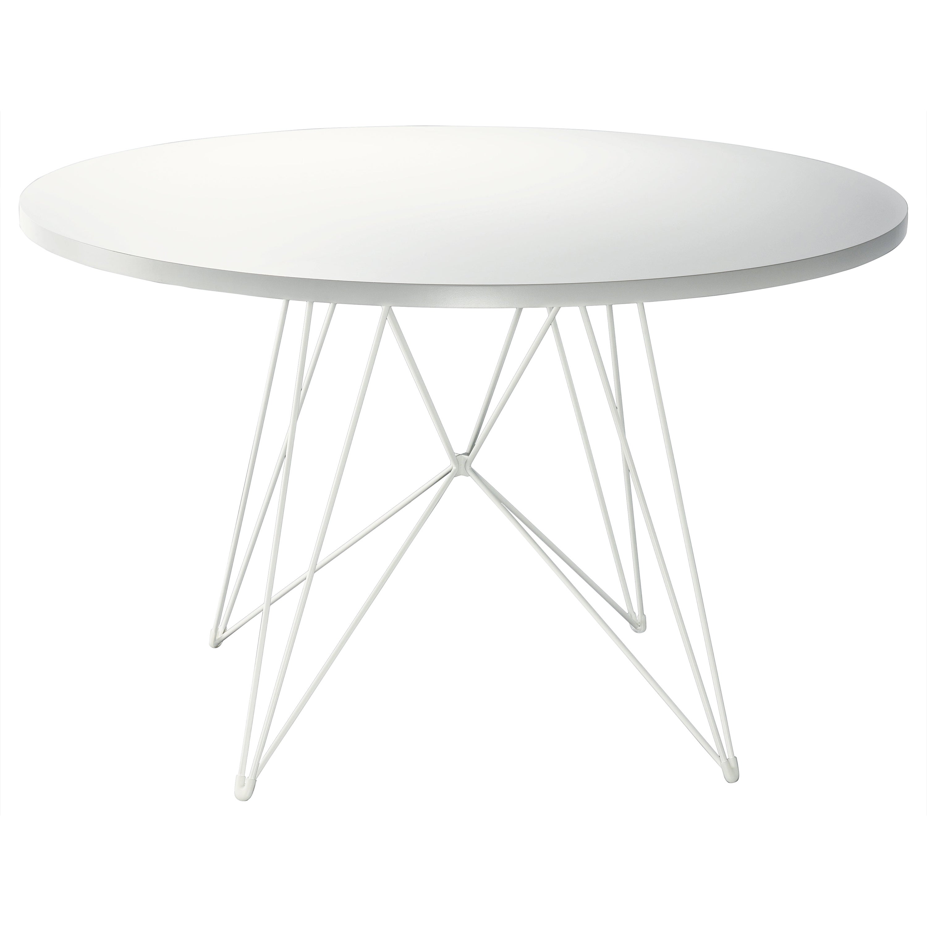 Developed by Magis in 1990, and redesigned in 2003, XZ3 is a table featuring a chromed or epoxy painted steel rod structure with an architectural style reminis- cent of a slender pylon, a graphic convergence of lines, on which sits a rectan- gular,