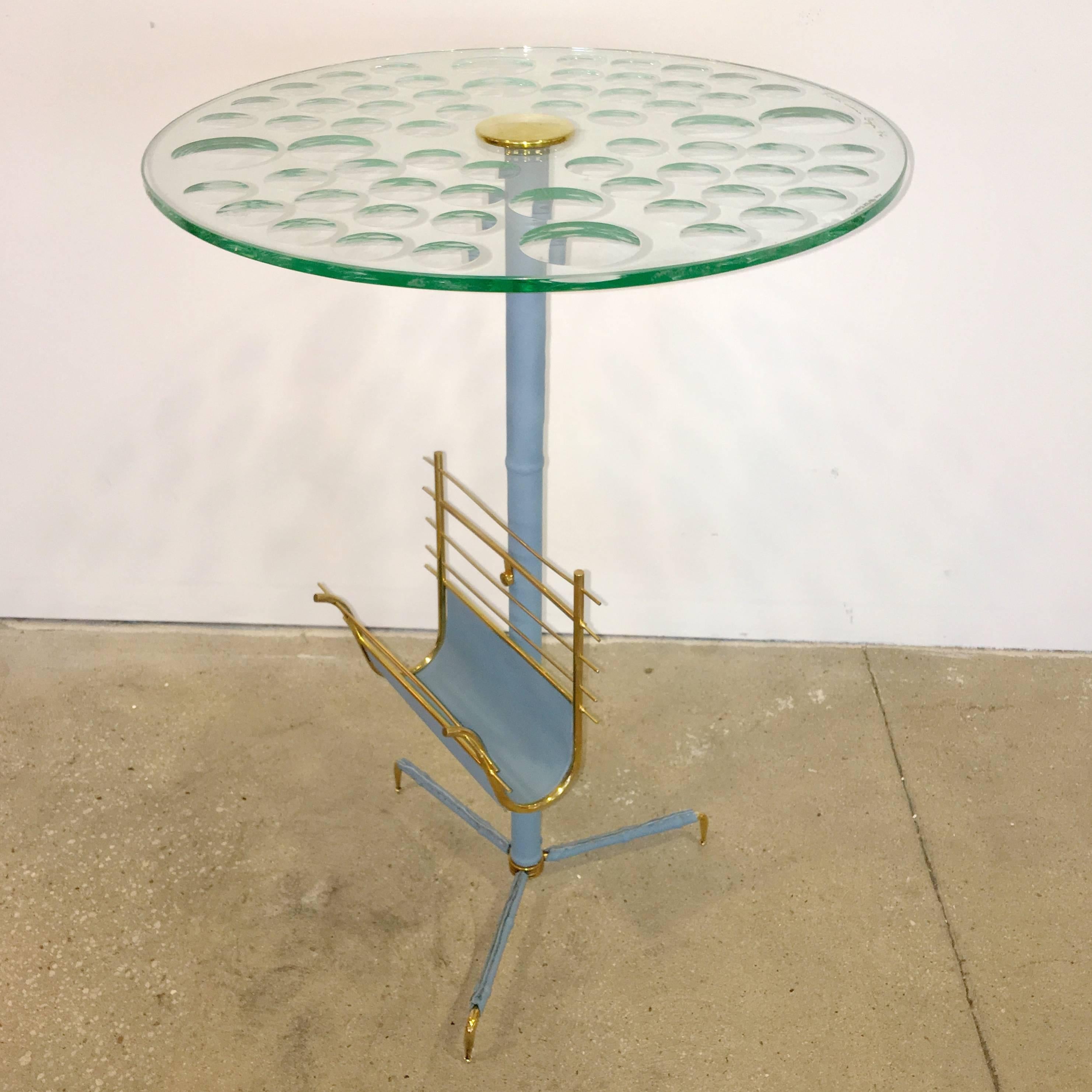Magiscope Optic Glass Magazine Table In Excellent Condition For Sale In Hanover, MA