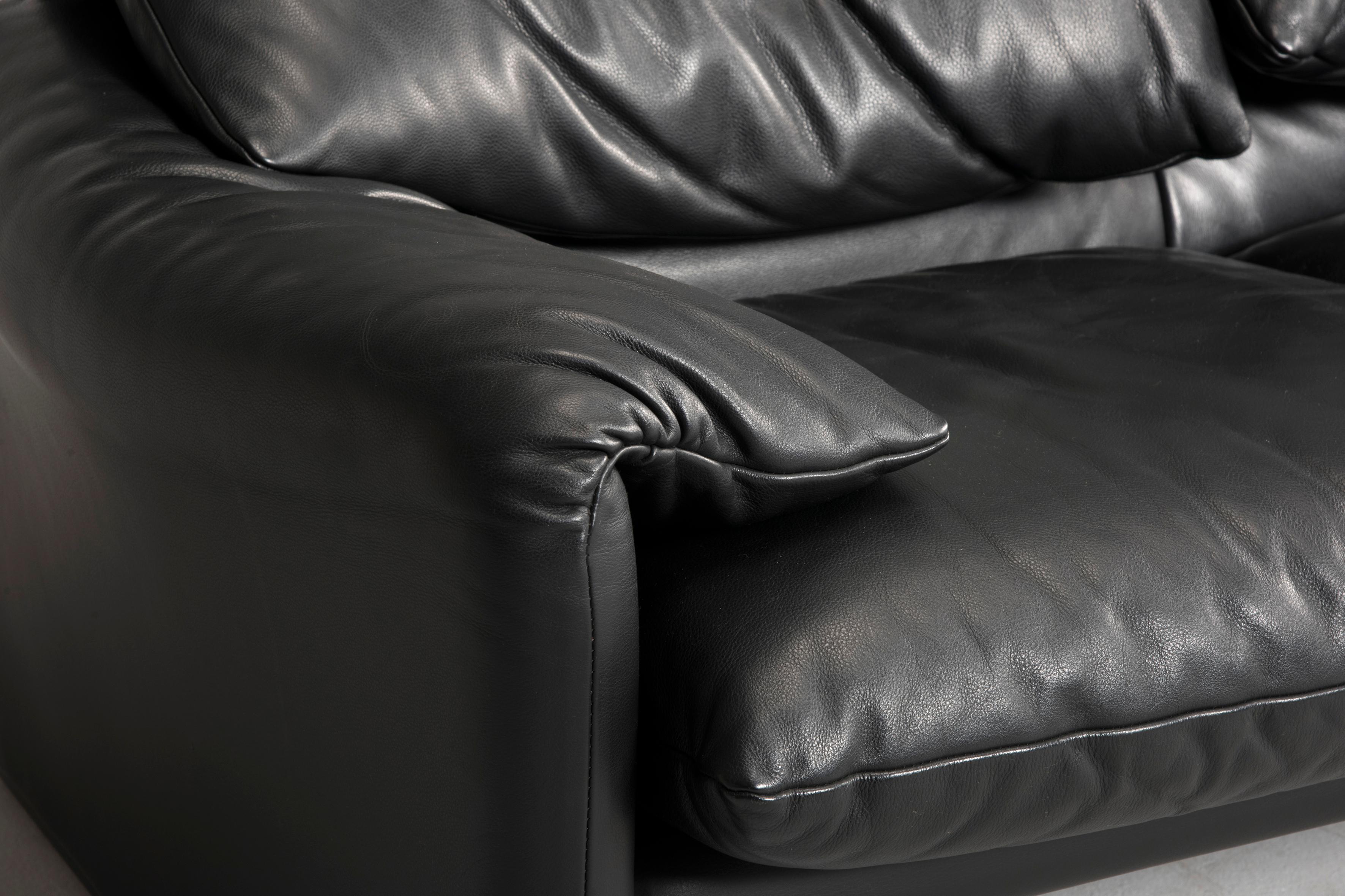 20th Century Magistretti for Cassina Black Leather Maralunga Three-Seat Sofa, 2000s