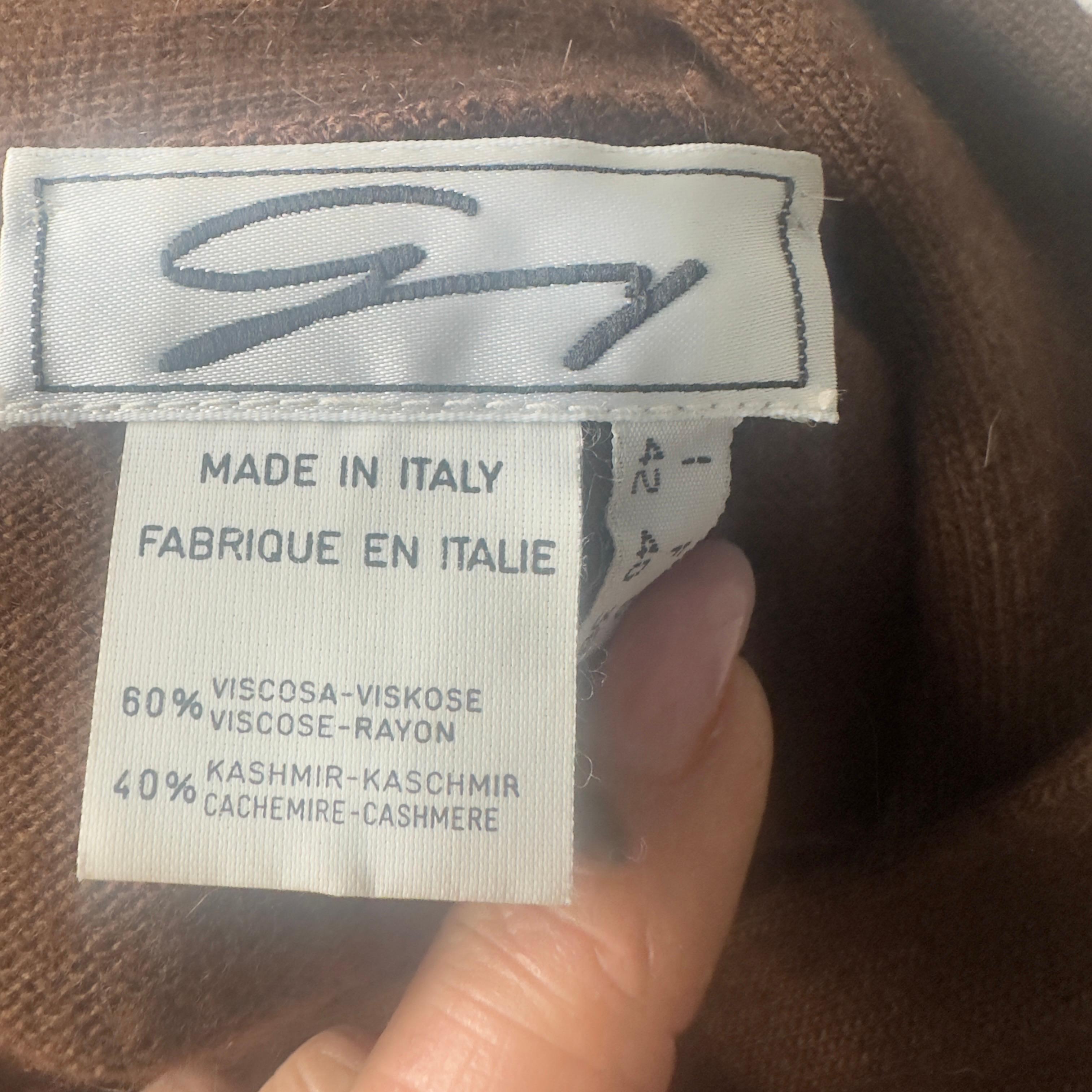 Genny viscose and cashmere sweater In Excellent Condition For Sale In Basaluzzo, IT