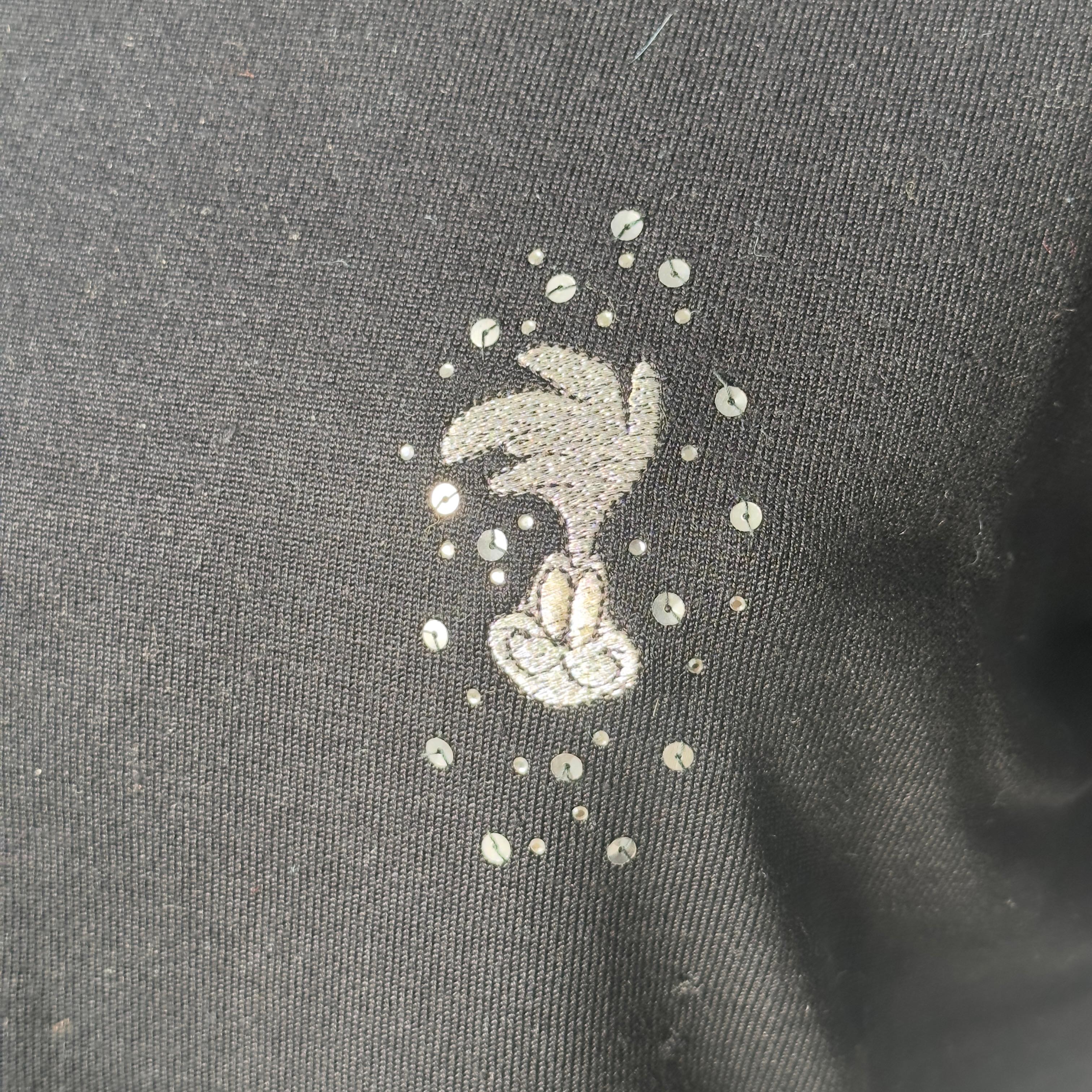Women's or Men's Iceberg History jersey black 90s For Sale