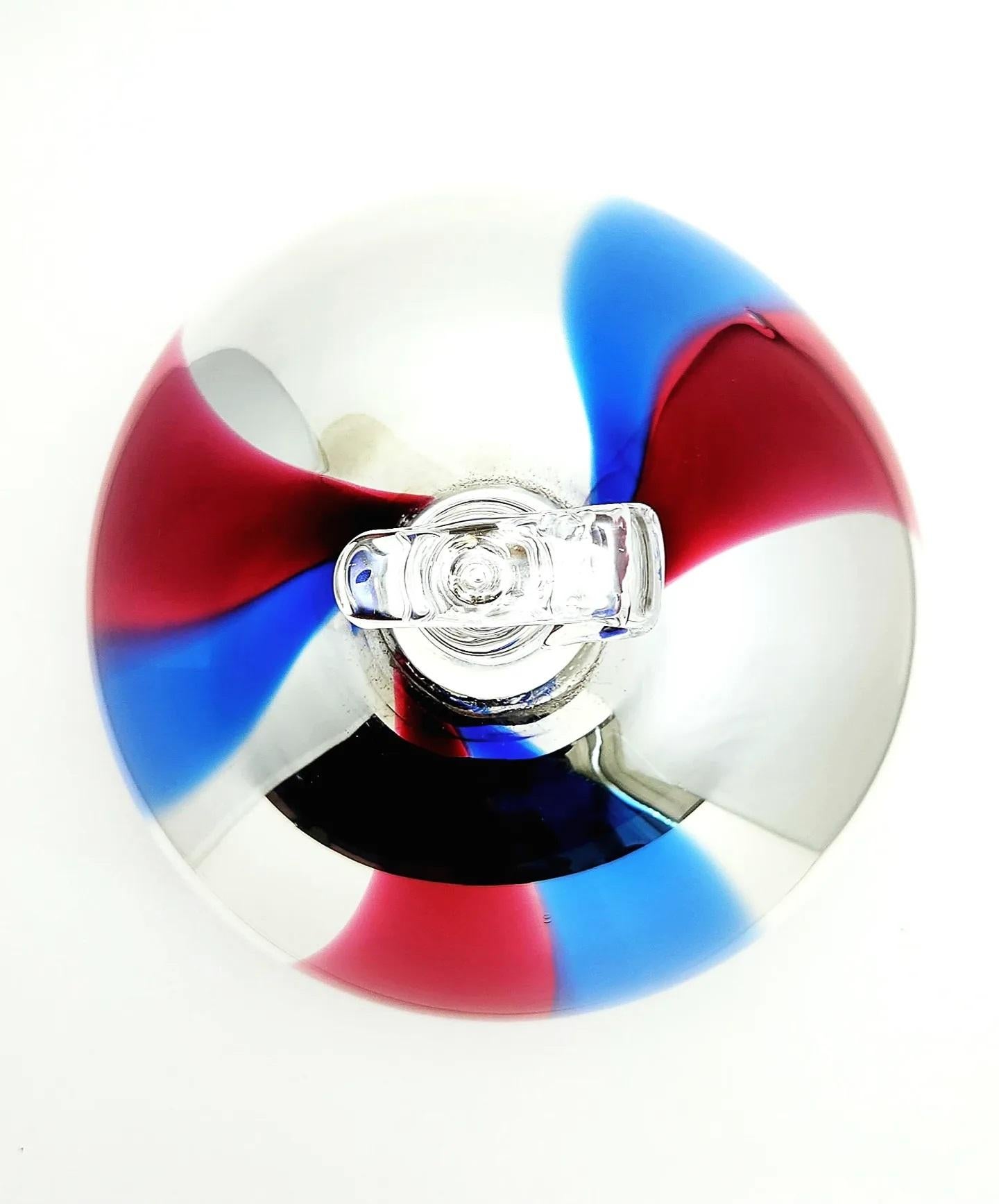 Balón de playa Magna - Objeto escultórico moderno de cristal hecho a mano en Nuevo estado para la venta en New York, NY