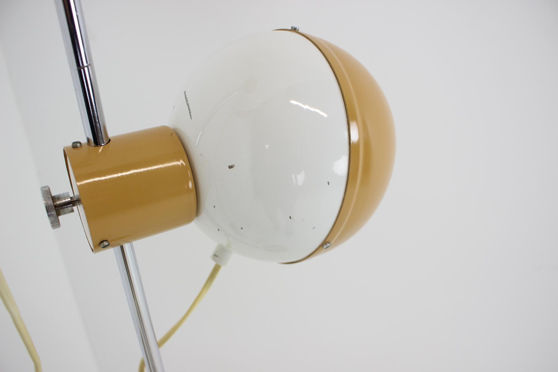 Mid-Century Modern Lampadaire à boule magnétique à double œil de Drukov, 1970
