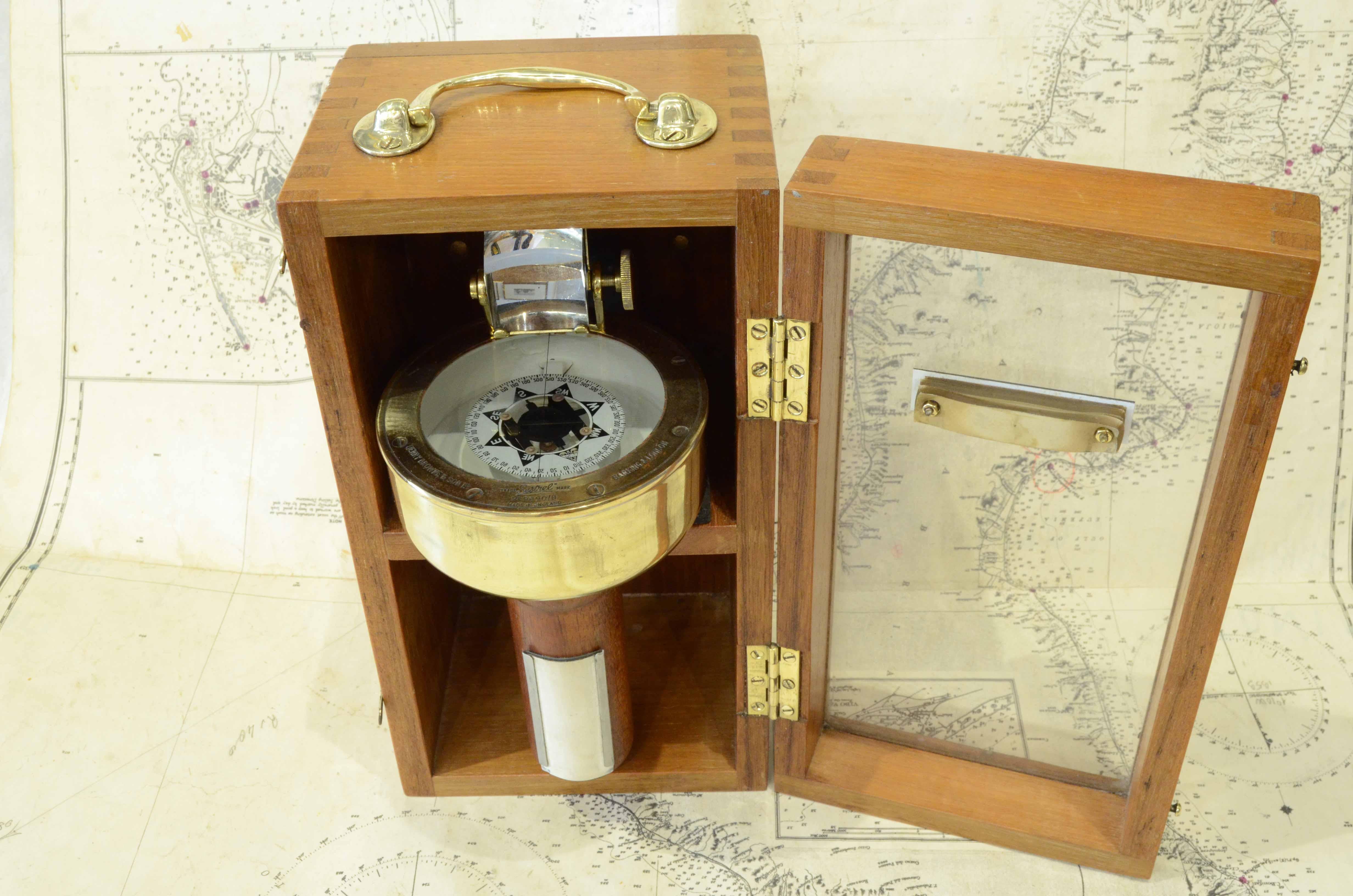 Magnetic Hand Bearing Compass Henry Browne & Son Ltd Sestrel London 1900s In Good Condition In Milan, IT